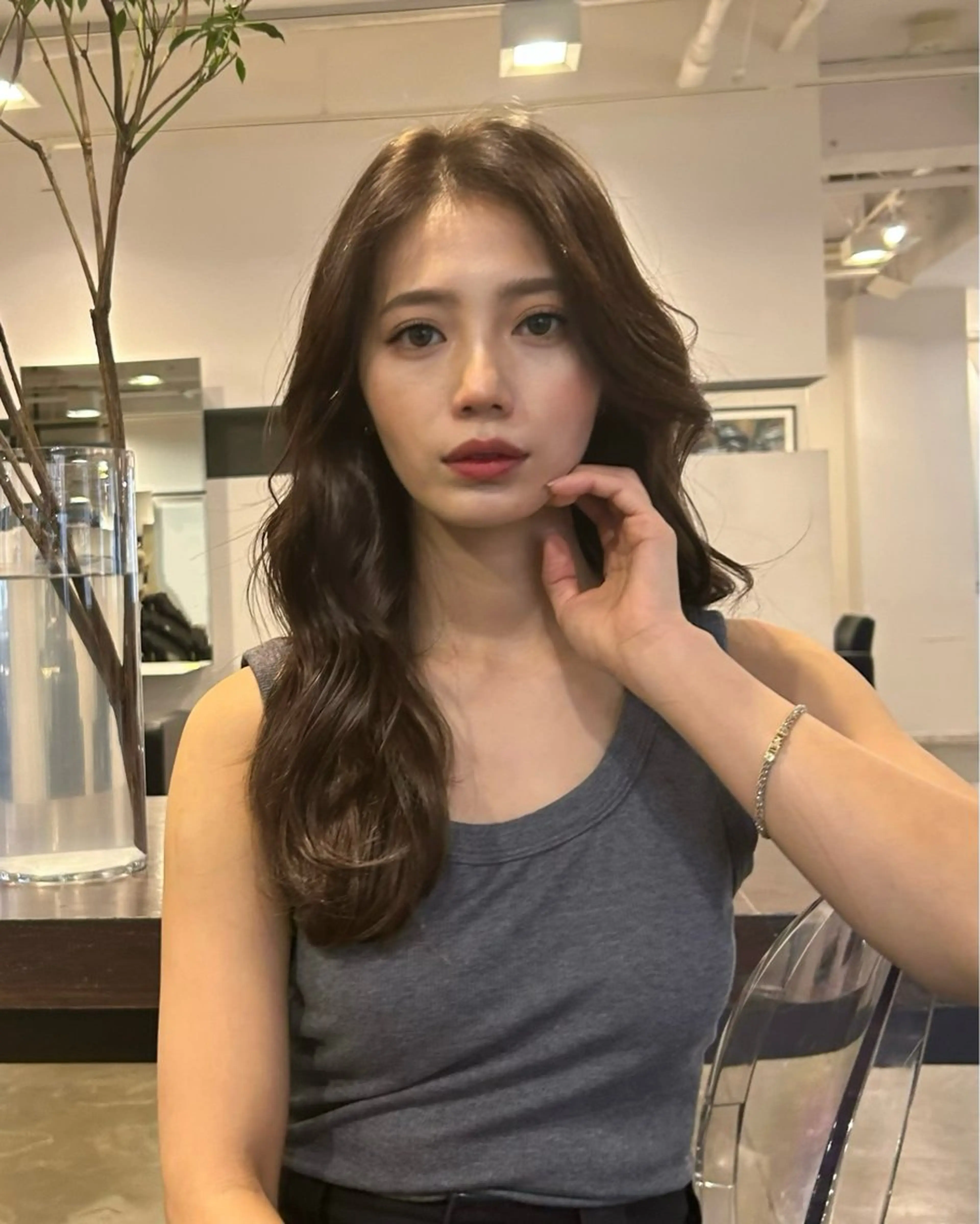 ロング パーマ カット パーマ コテ巻き風パーマ🫧 韓国パーマ反町海大のヘアスタイル