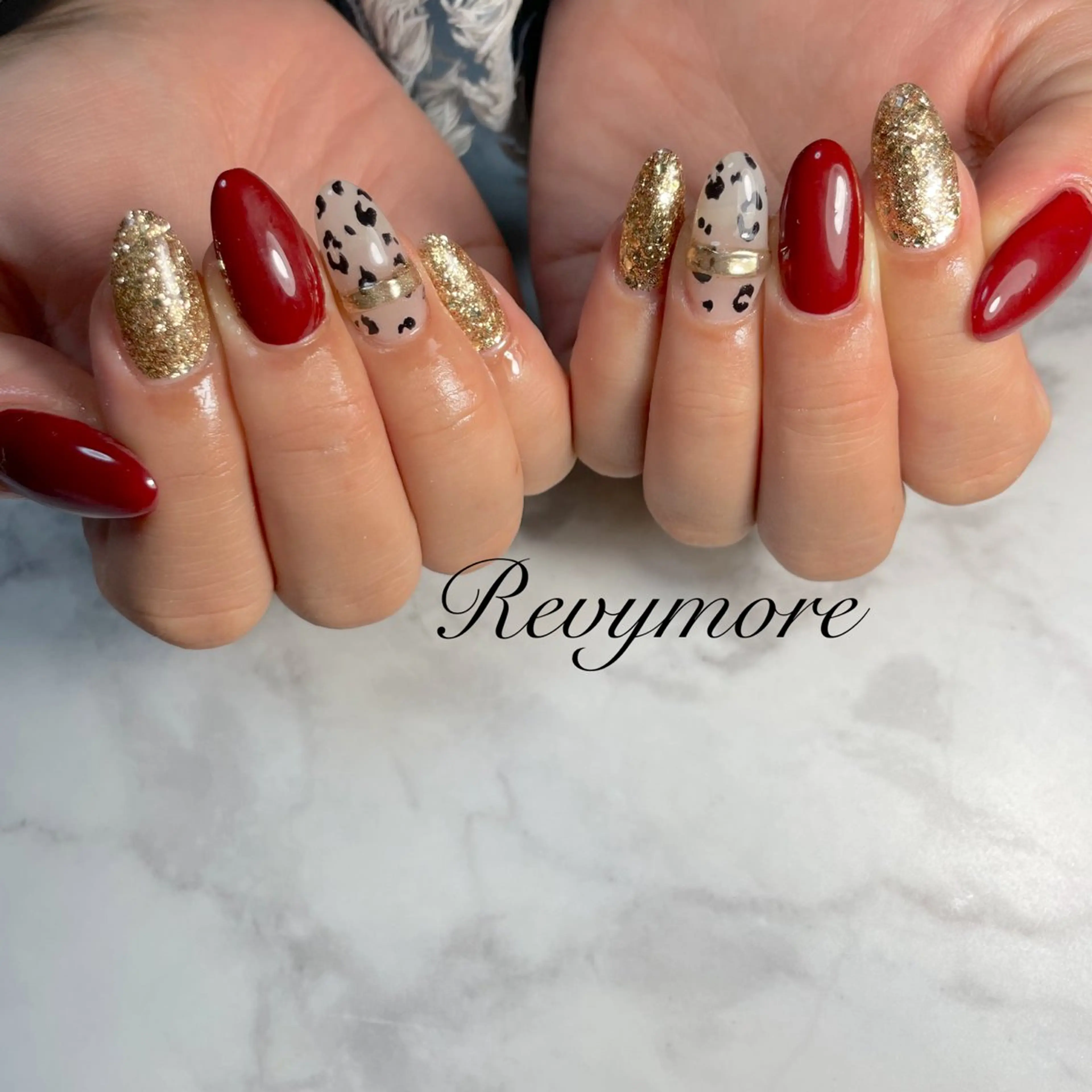 ネイル アニマル柄 ボルドー ジェルネイル ニュアンスネイル オフィスネイル nail salon Revymore所属・nail salon Revymoreのネイルデザイン