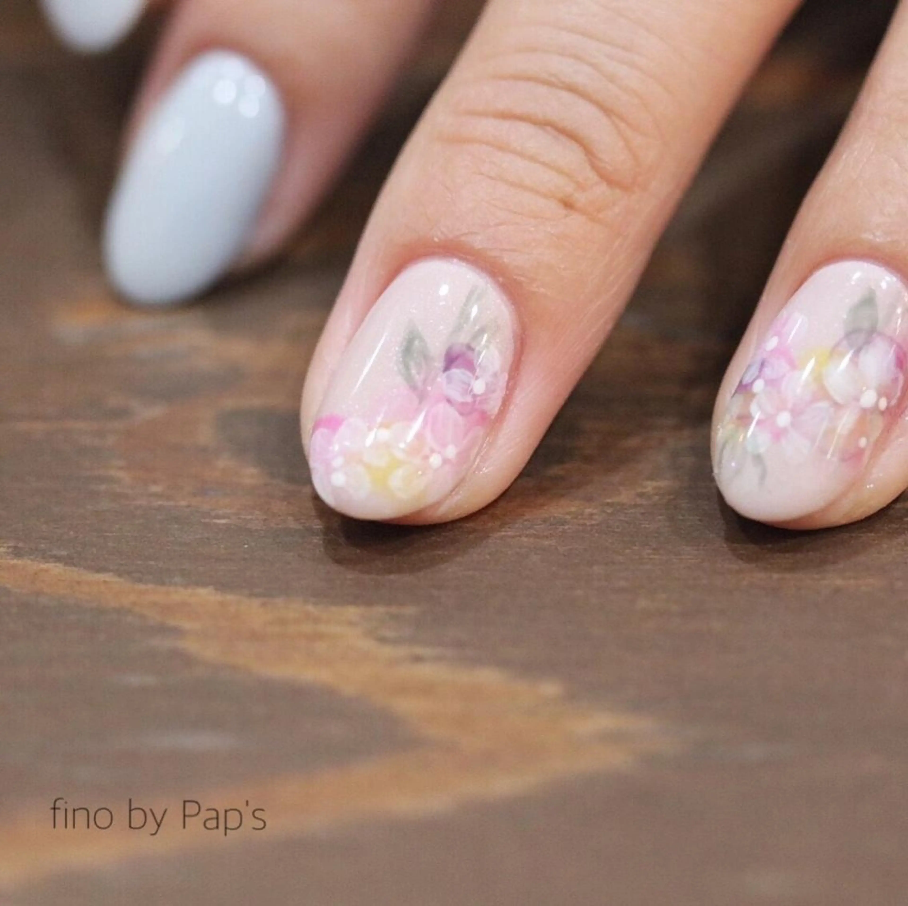 ネイル fino by Pap's所属・西畠 真由美のネイルデザイン