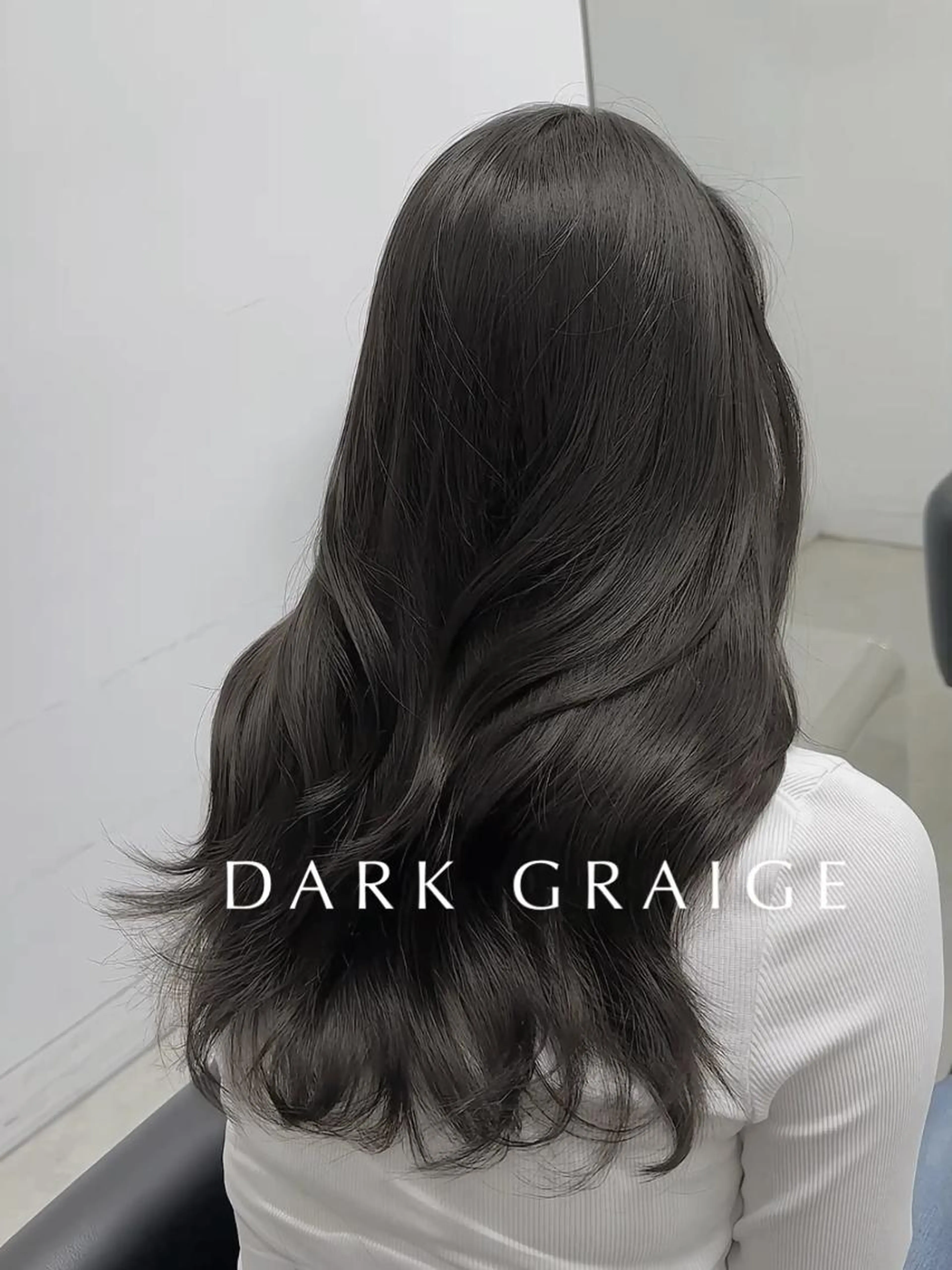 2周年記念🍀【黒染め風ダークカラー♪】暗色ワンカラー+トリートメント 6900の写真