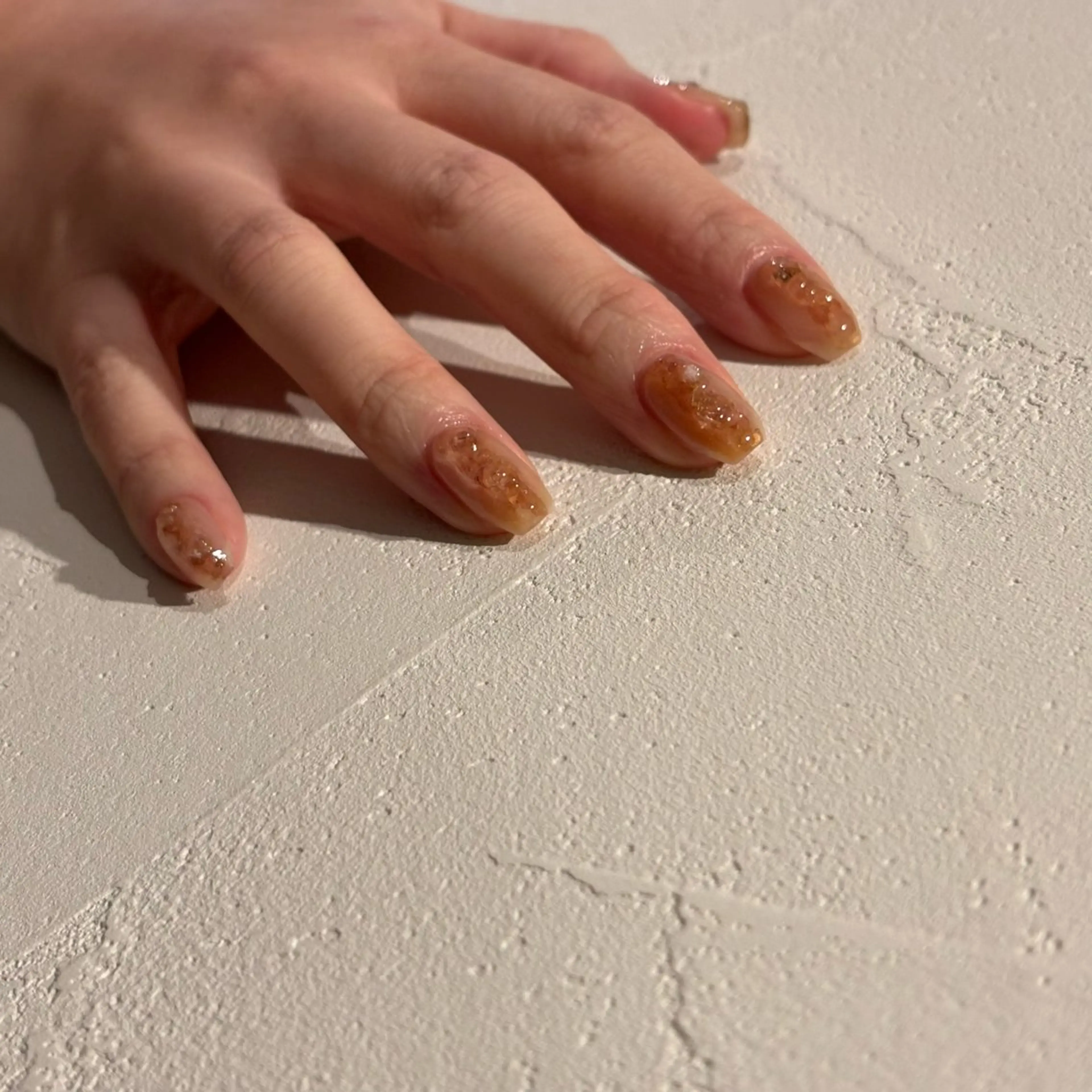 ネイル ブラウン 持ち込み ニュアンスネイル オレンジ シンプルネイル ハンドネイル ikoi Raraのネイルデザイン