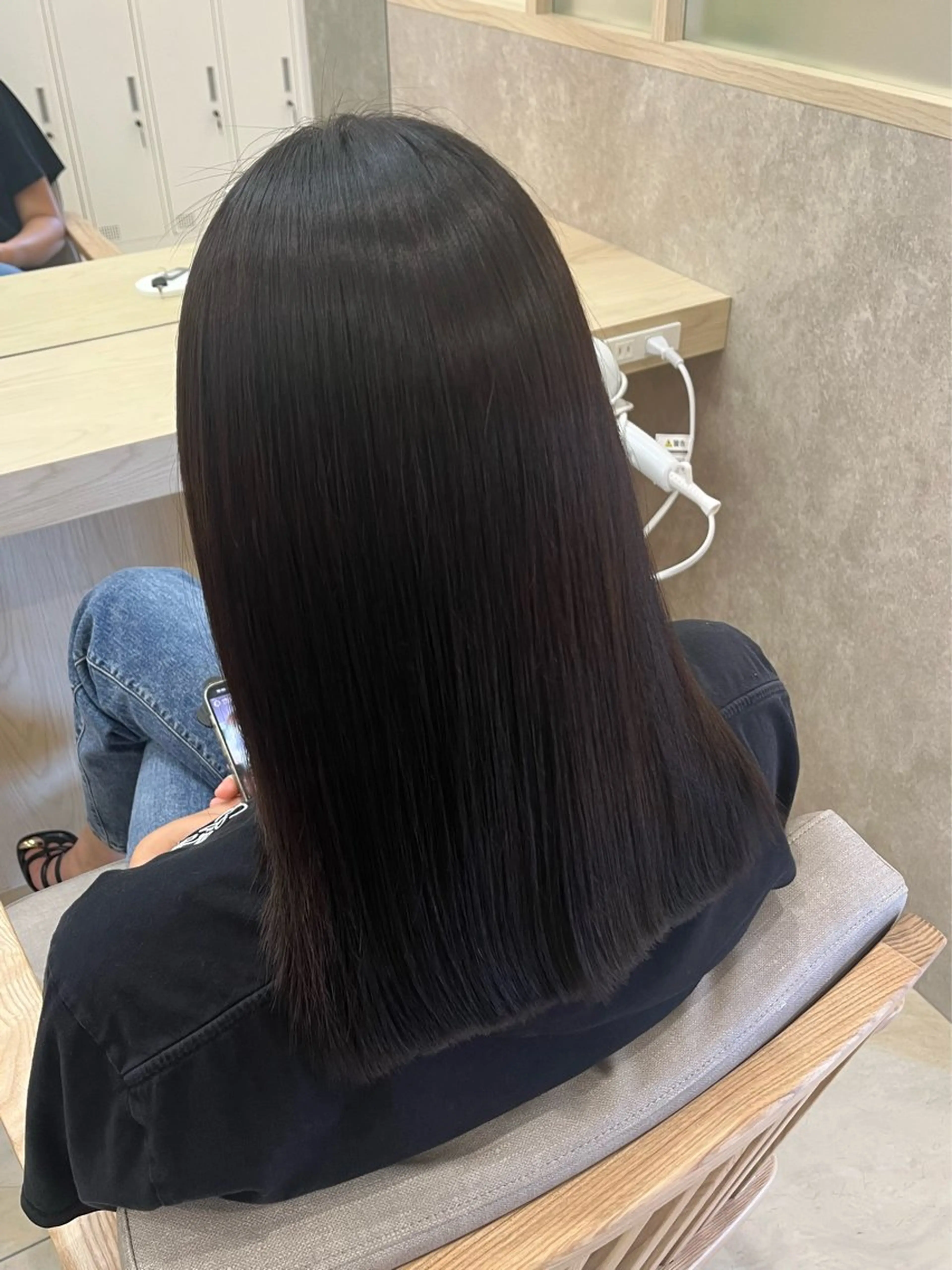 🌼酸性ストレート🌼カラーしている髪をサラサラ美髪へ🫧の写真