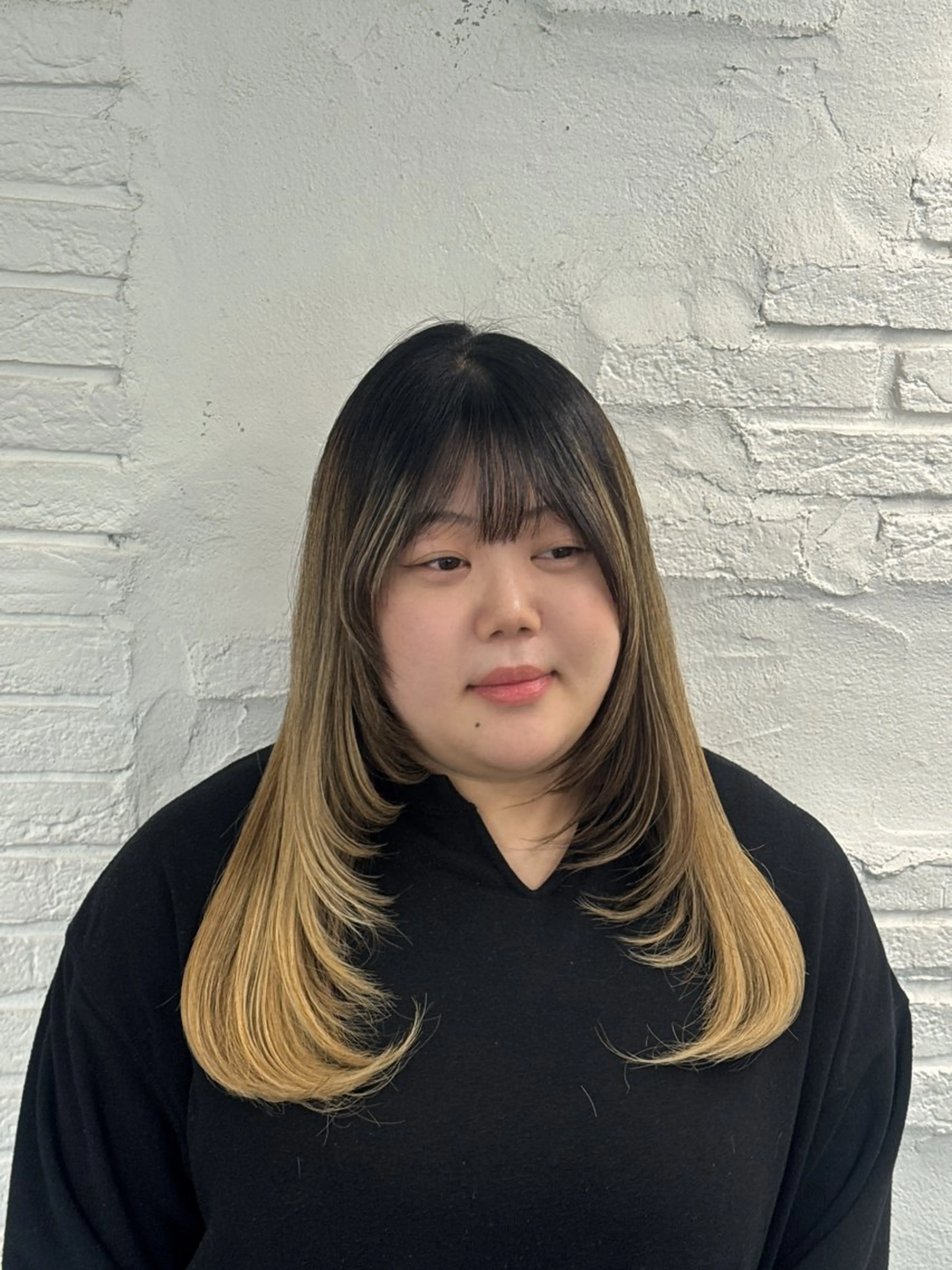 ロング 顔周りカット ハイレイヤー レイヤーカット MINT Moeのヘアスタイル