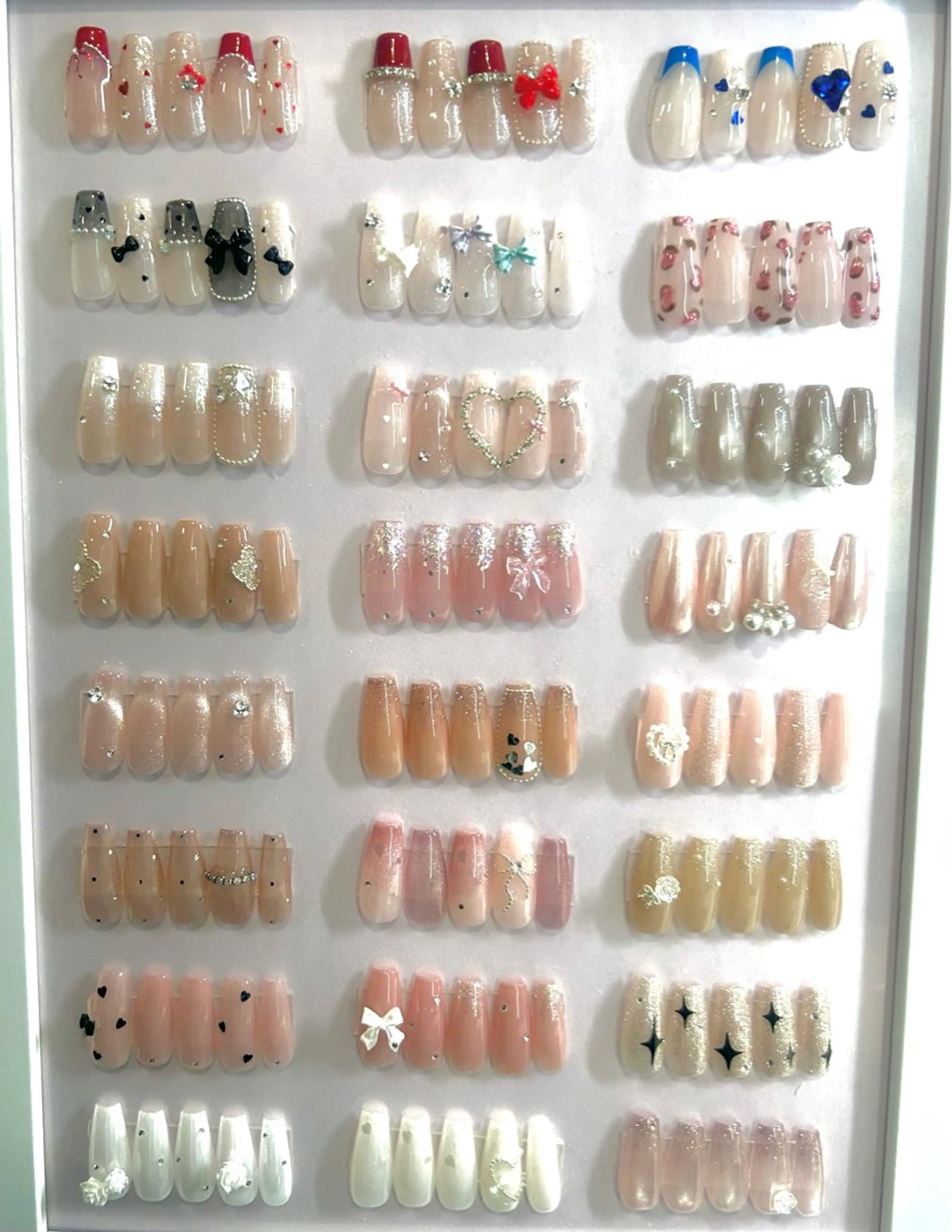 ネイル Nail Salon Ehre　梅田店所属・Nail salon Ehre Reiのネイルデザイン