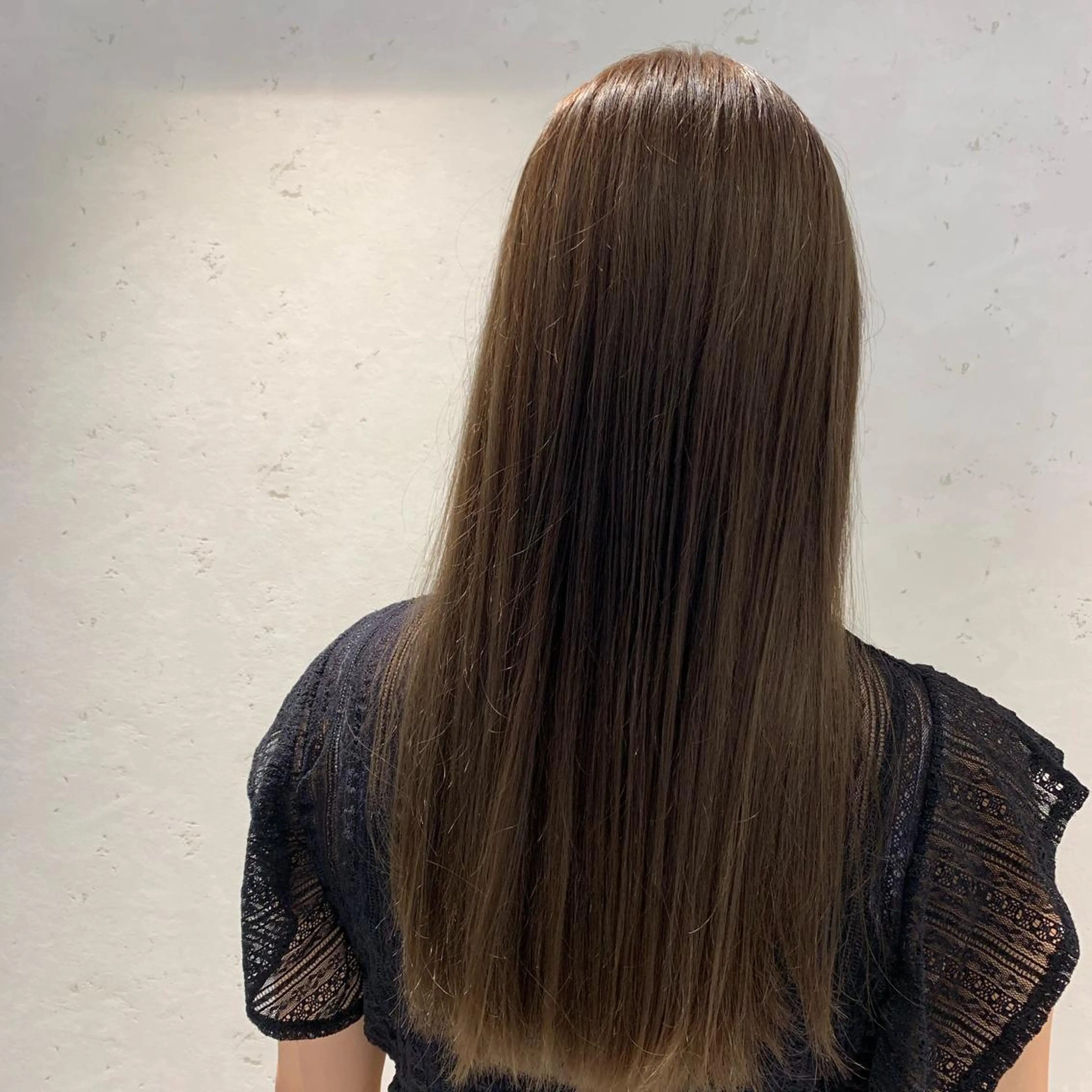 ロング カラー 外山 実咲のヘアスタイル