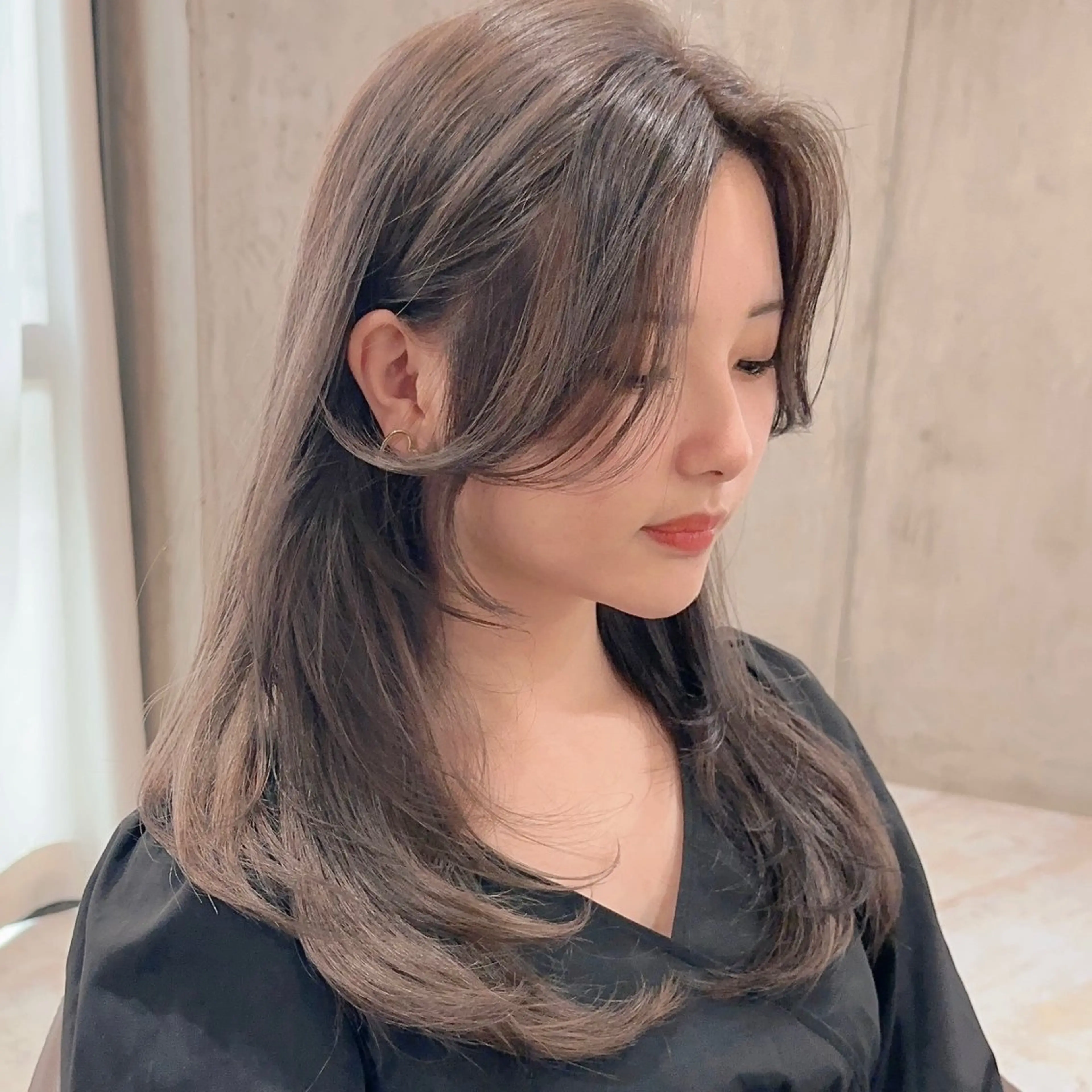 セミロング カット ヘアカラー トリートメント 🌹ハッシュカット、 レイヤー韓国ヘア🌹のヘアスタイル