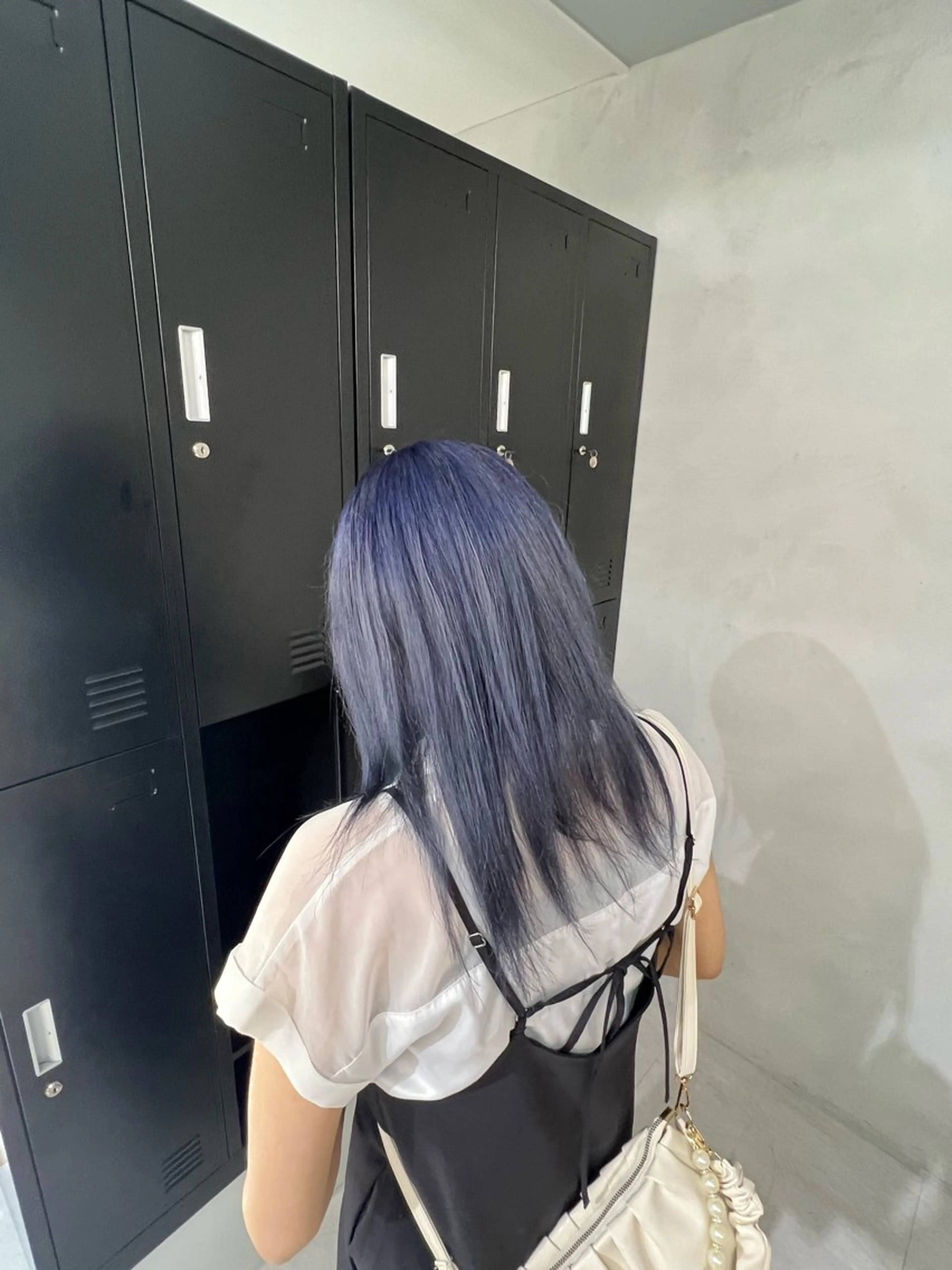 カラー 小森聖奈 韓国風レイヤーカットのヘアスタイル