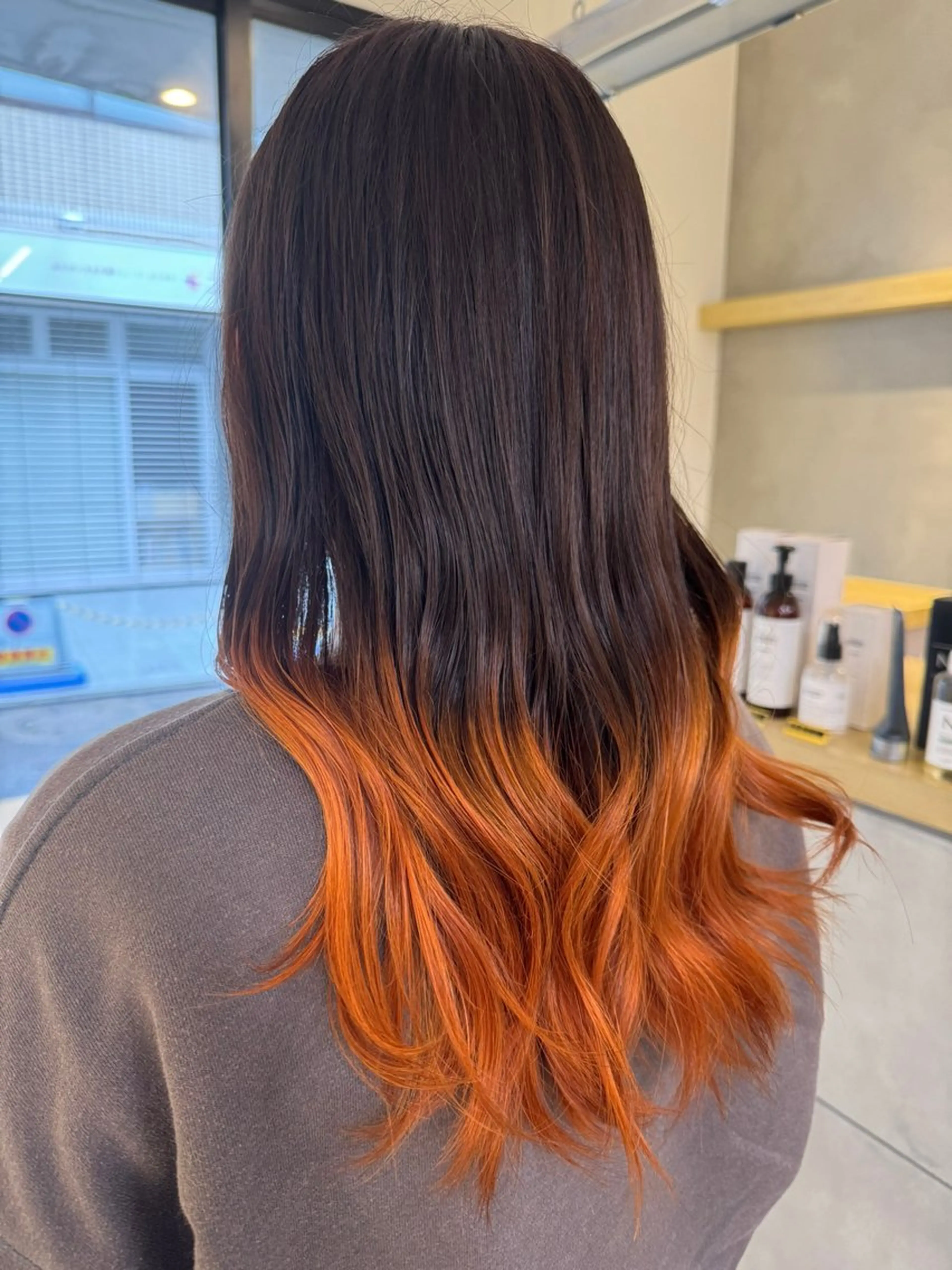 ロング カラー グラデーションカラー オレンジ スキバサミを使わない カット✂︎カズマのヘアスタイル