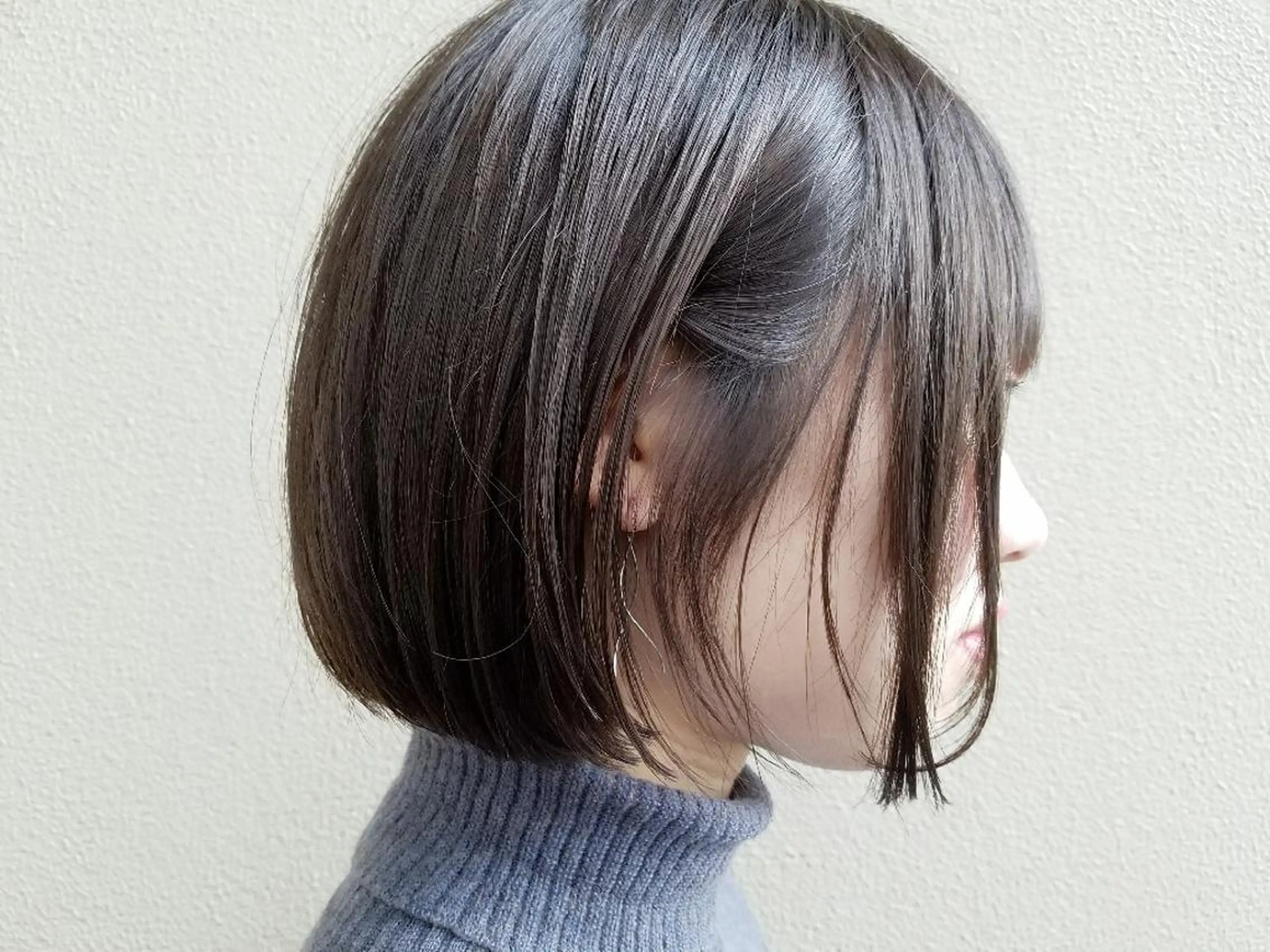 ショート カラー ブルーカラー ブルージュ ボブ imai /カット/パーマのヘアスタイル