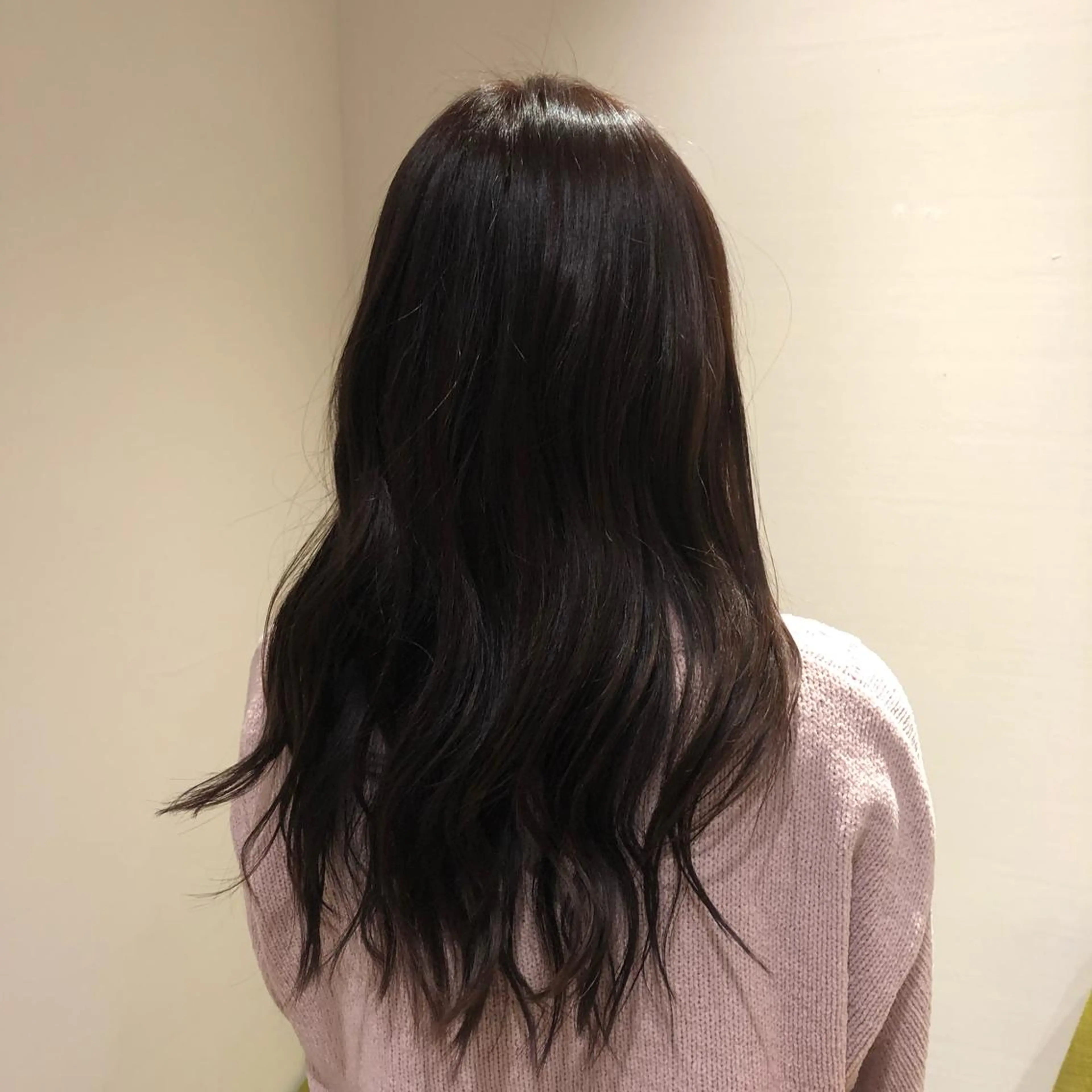 カラー 伊東 彩花のヘアスタイル