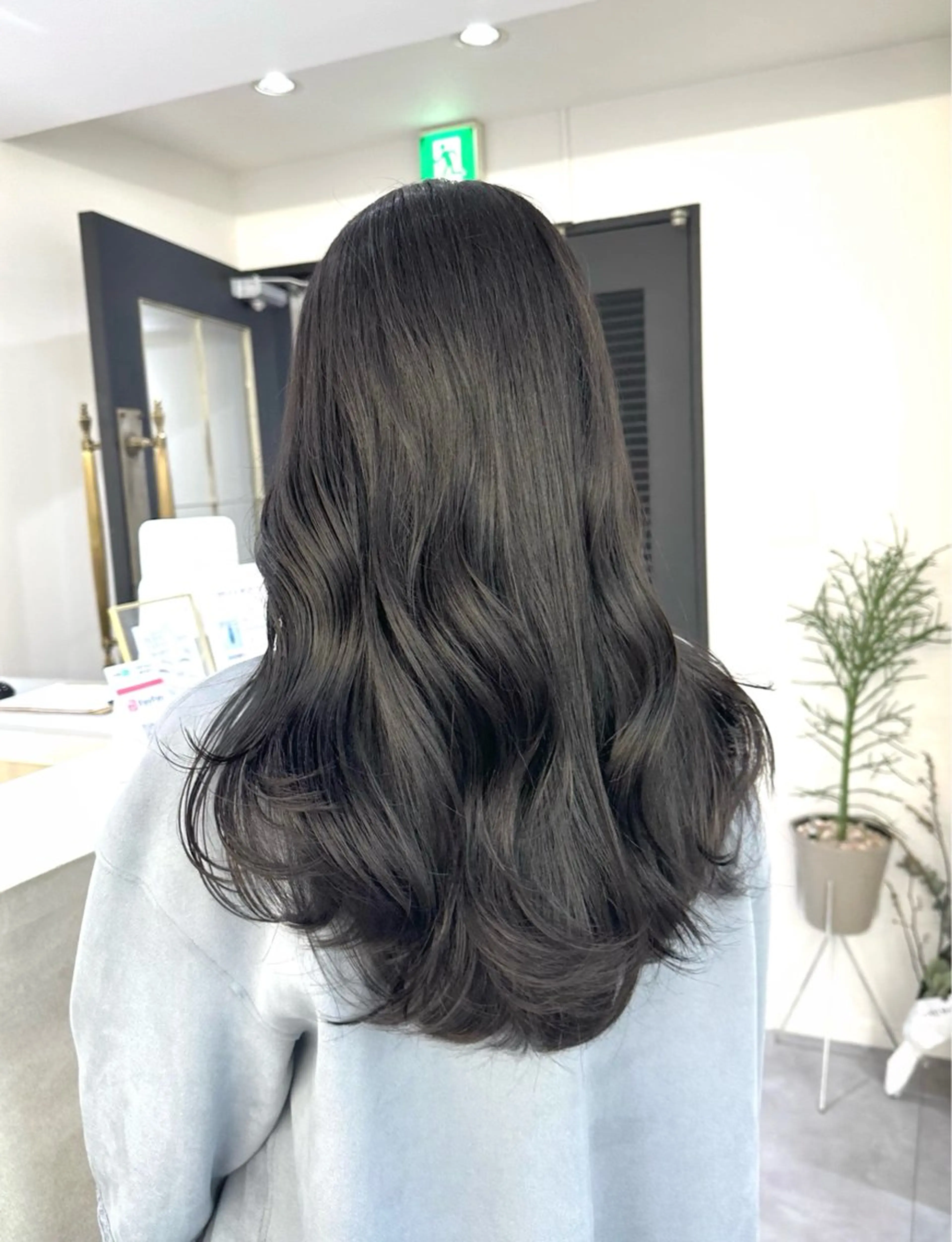 ロング カラー AHNKISM所属・似合わせカット💎 トレンドレイヤーのヘアスタイル