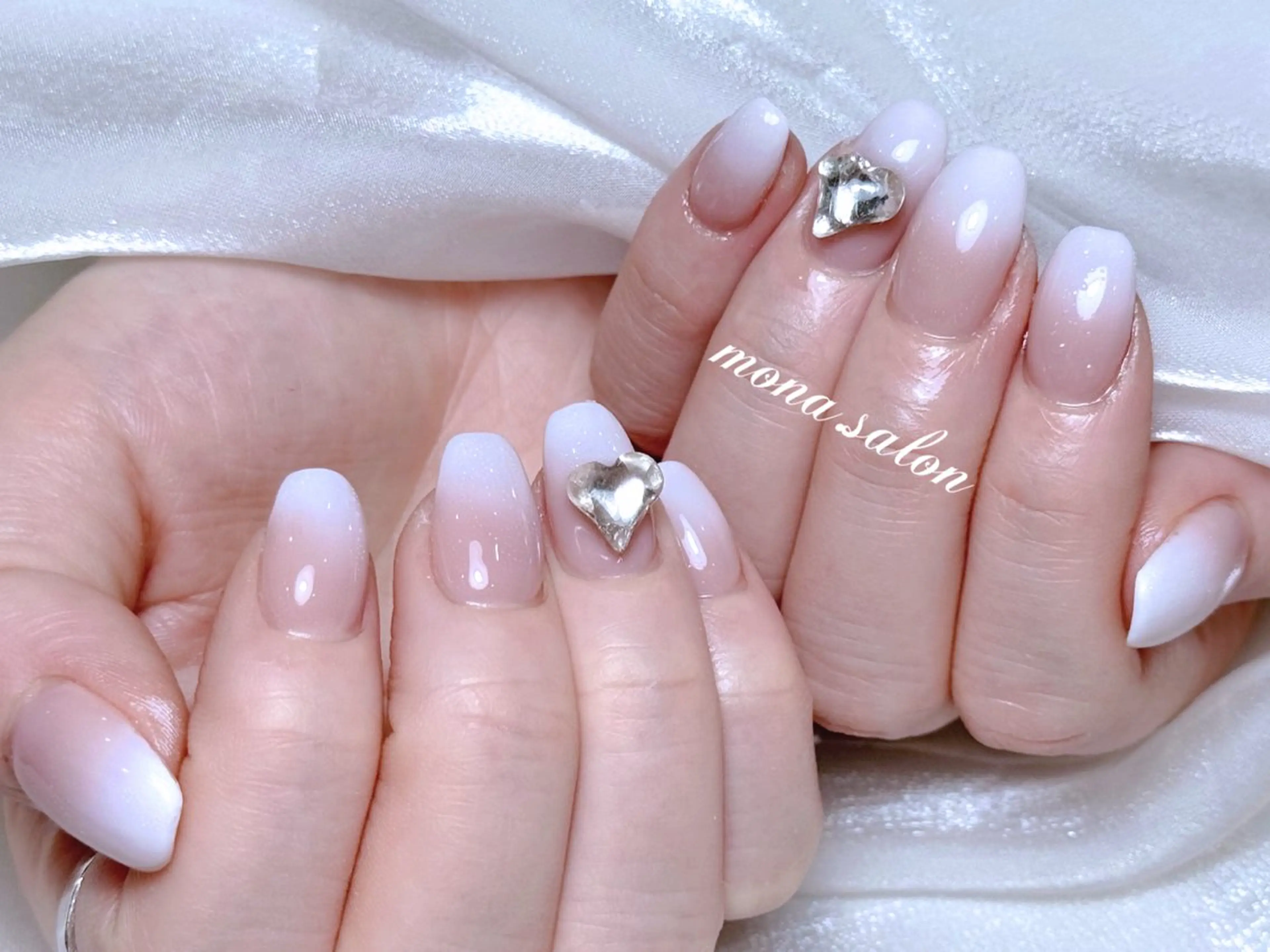 ネイル ハンドネイル Mona【パラジェル ・長さ出し専門店】のネイルデザイン