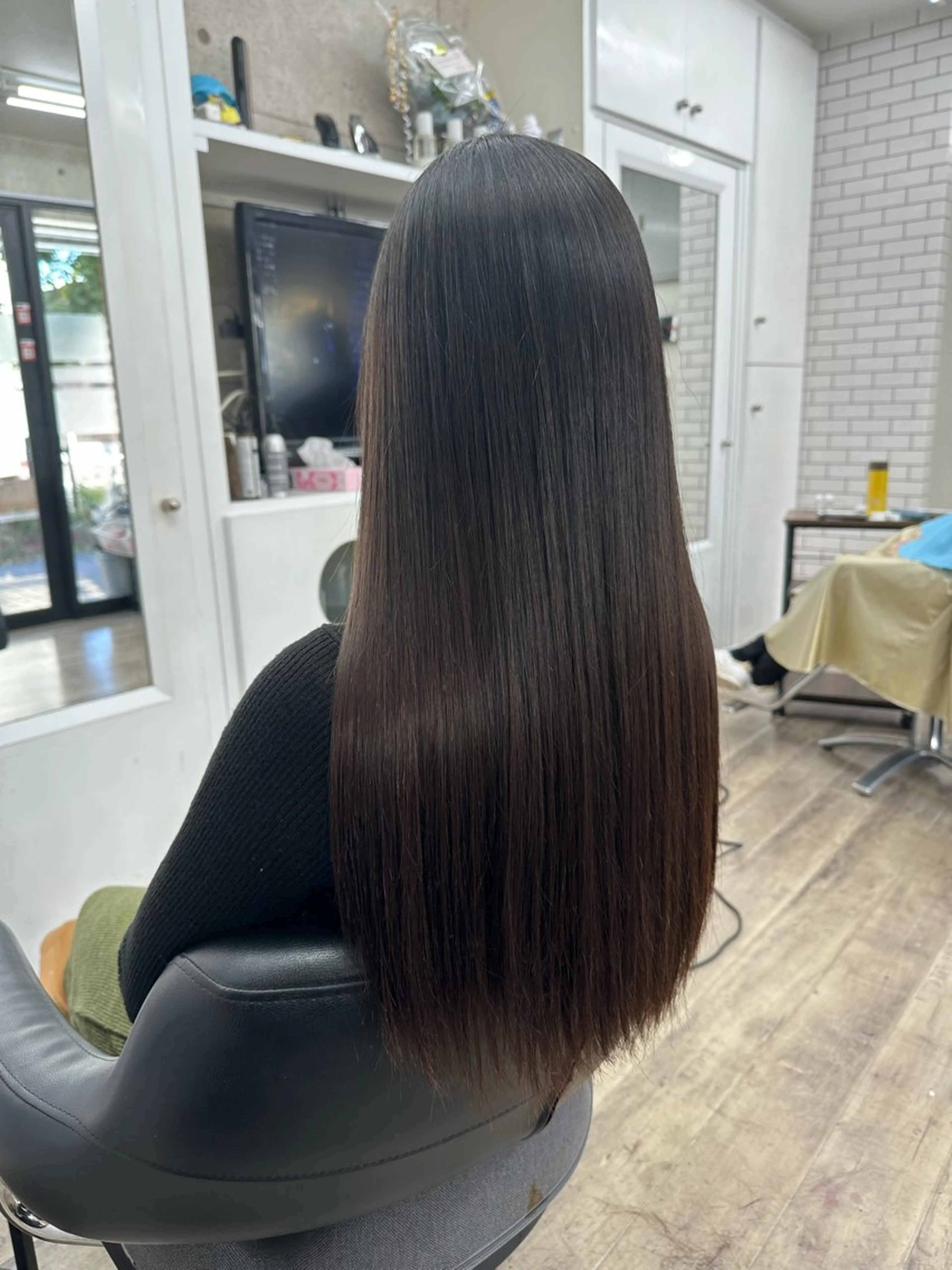 ロング パーマ 酸性ストレート ストレートパーマ クイックカットプログレ所属・saki サキのヘアスタイル