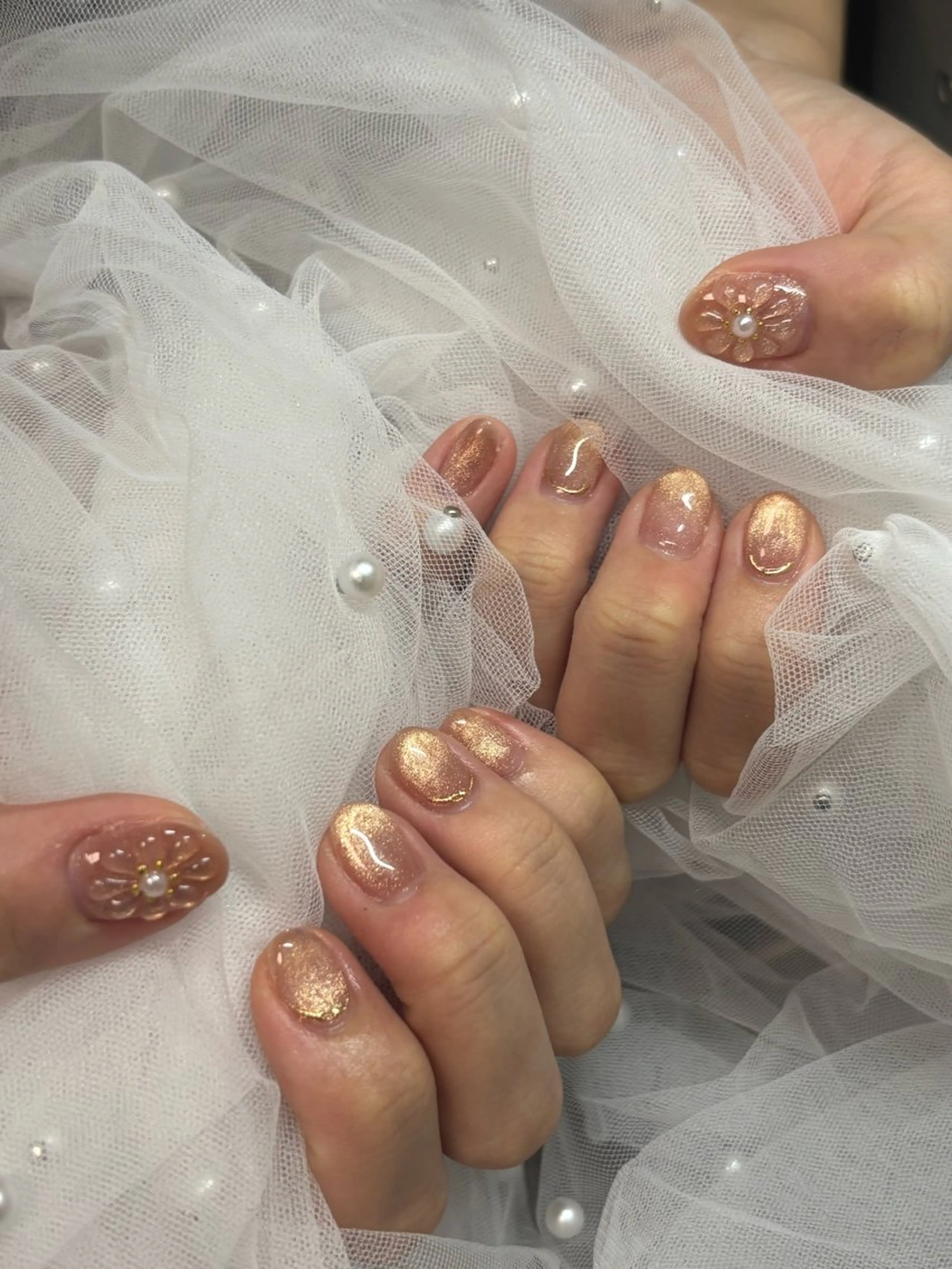 ネイル フラワーネイル マグネットネイル ぷっくりネイル 三本 綾奈のネイルデザイン