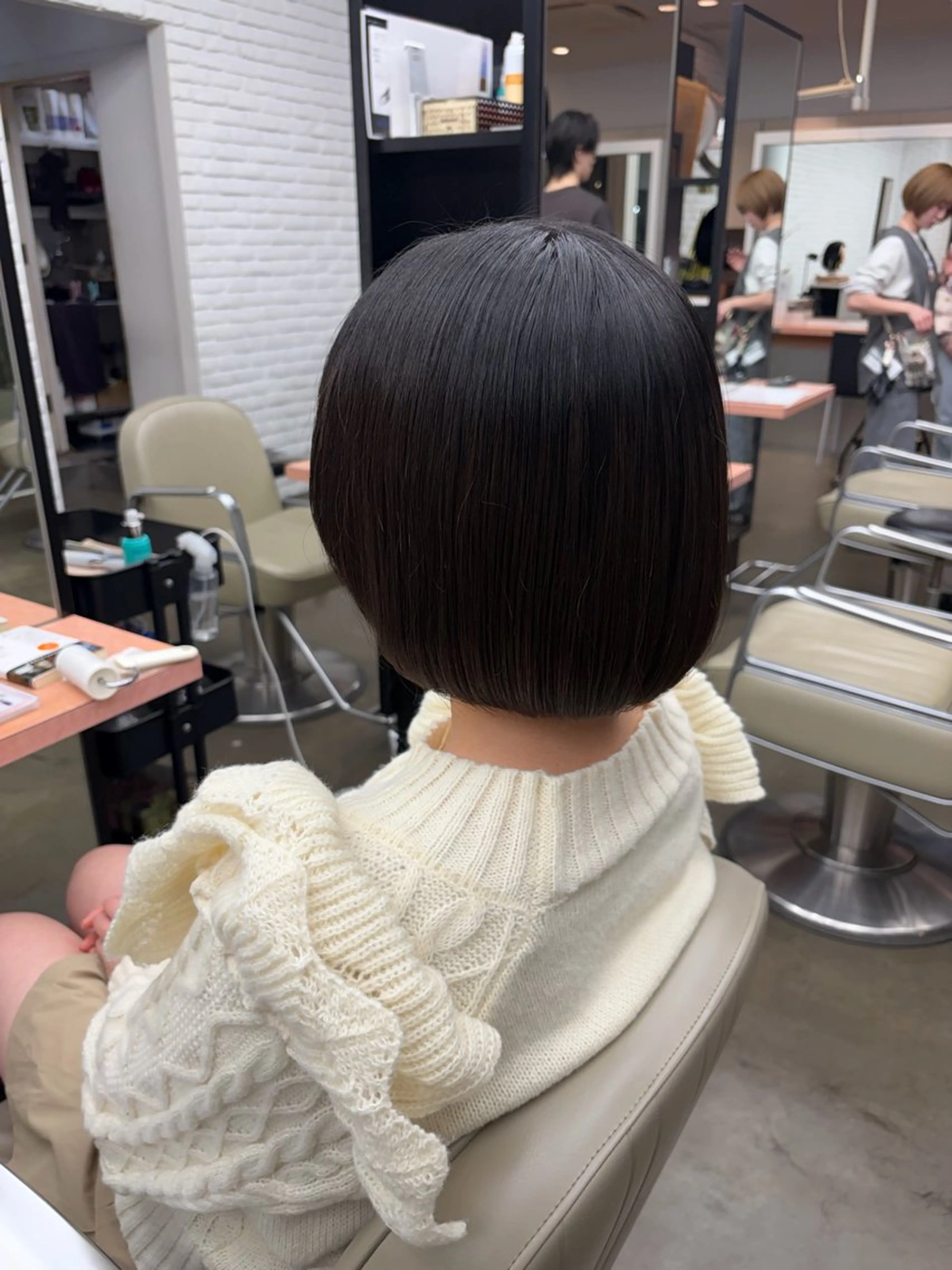 ショート 切りっぱなしボブ ボブ DIFINOaoyama所属・🎧ayaka/ボブ /透明感カラー🩵のヘアスタイル