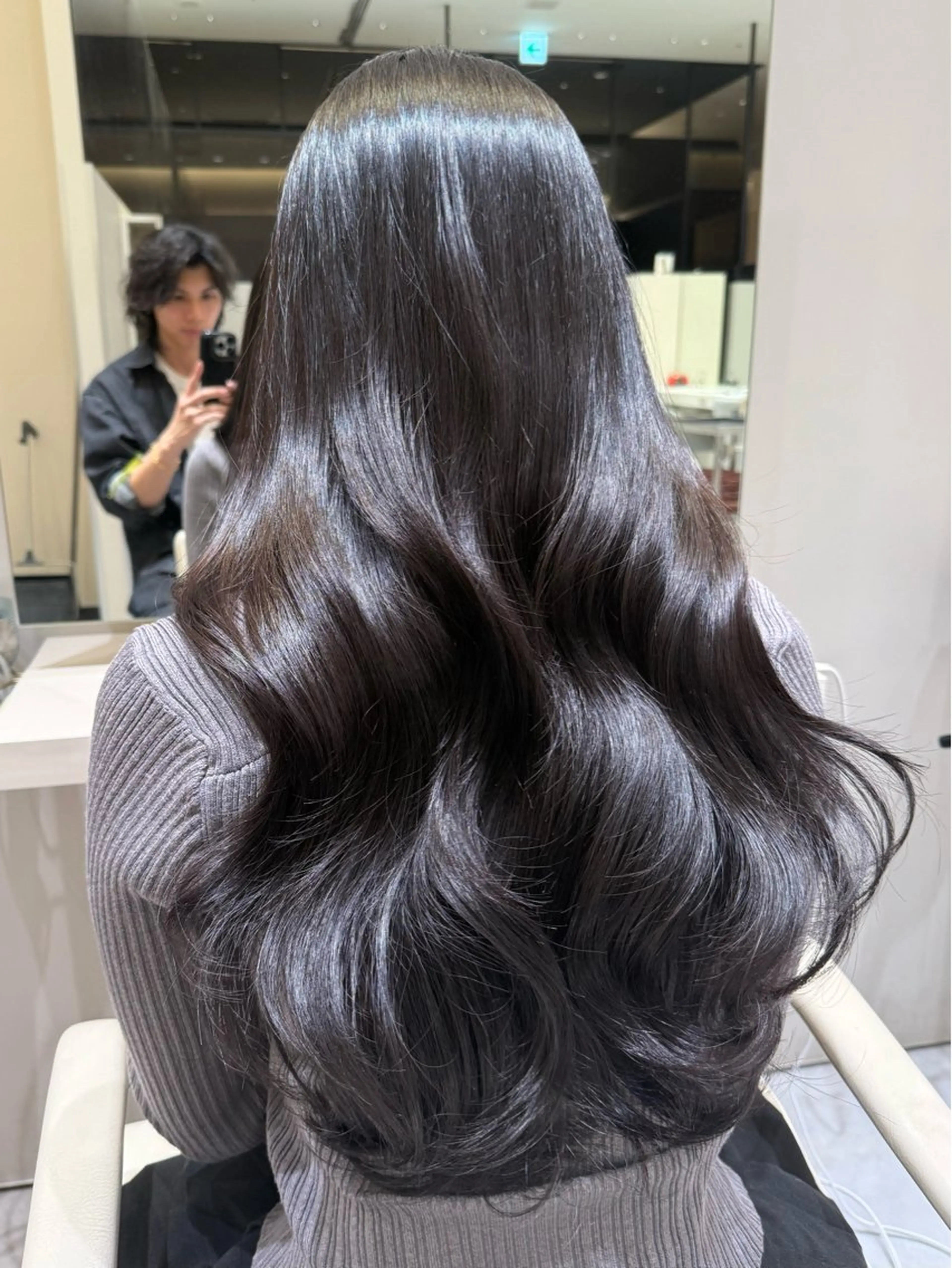 ロング レイヤーカット 西宮ガーデンズ k-two土田陸登のヘアスタイル