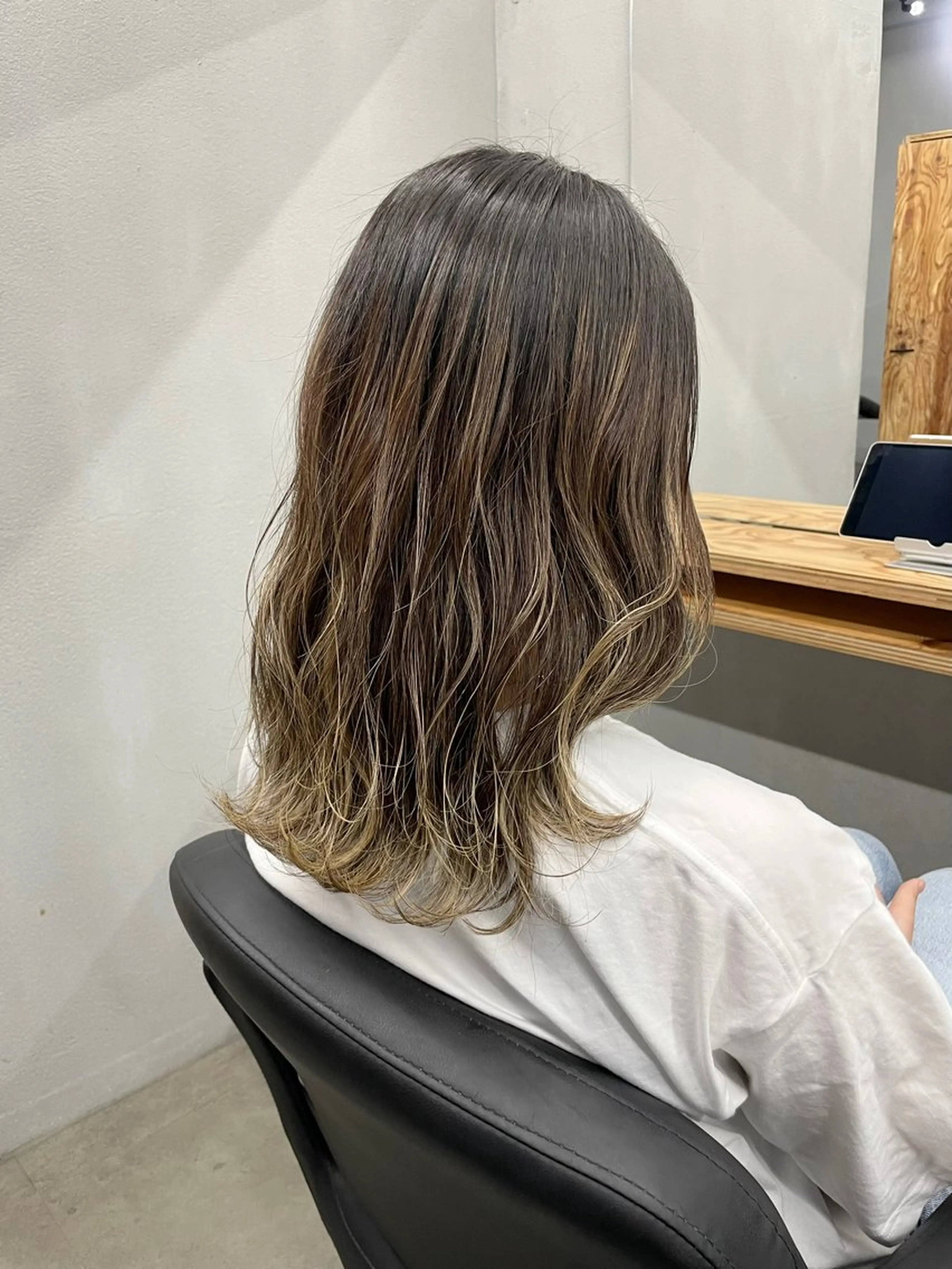 ミディアム カット ヘアカラー トリートメント ひより ／Nのヘアスタイル