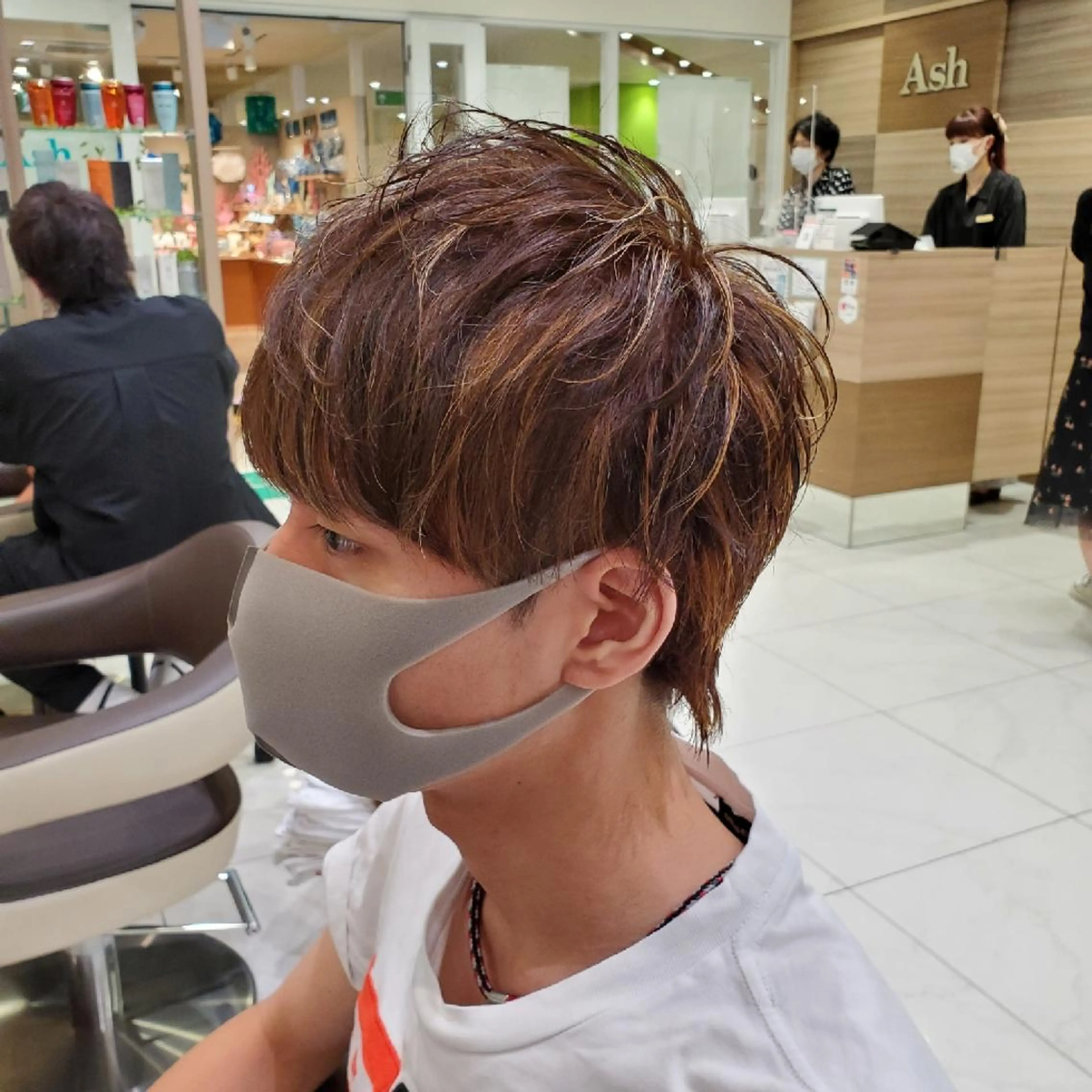 ショート カラー ベージュカラー ブリーチ ハイライトカラー ハイライト 髪質改善 中村 和貴のヘアスタイル