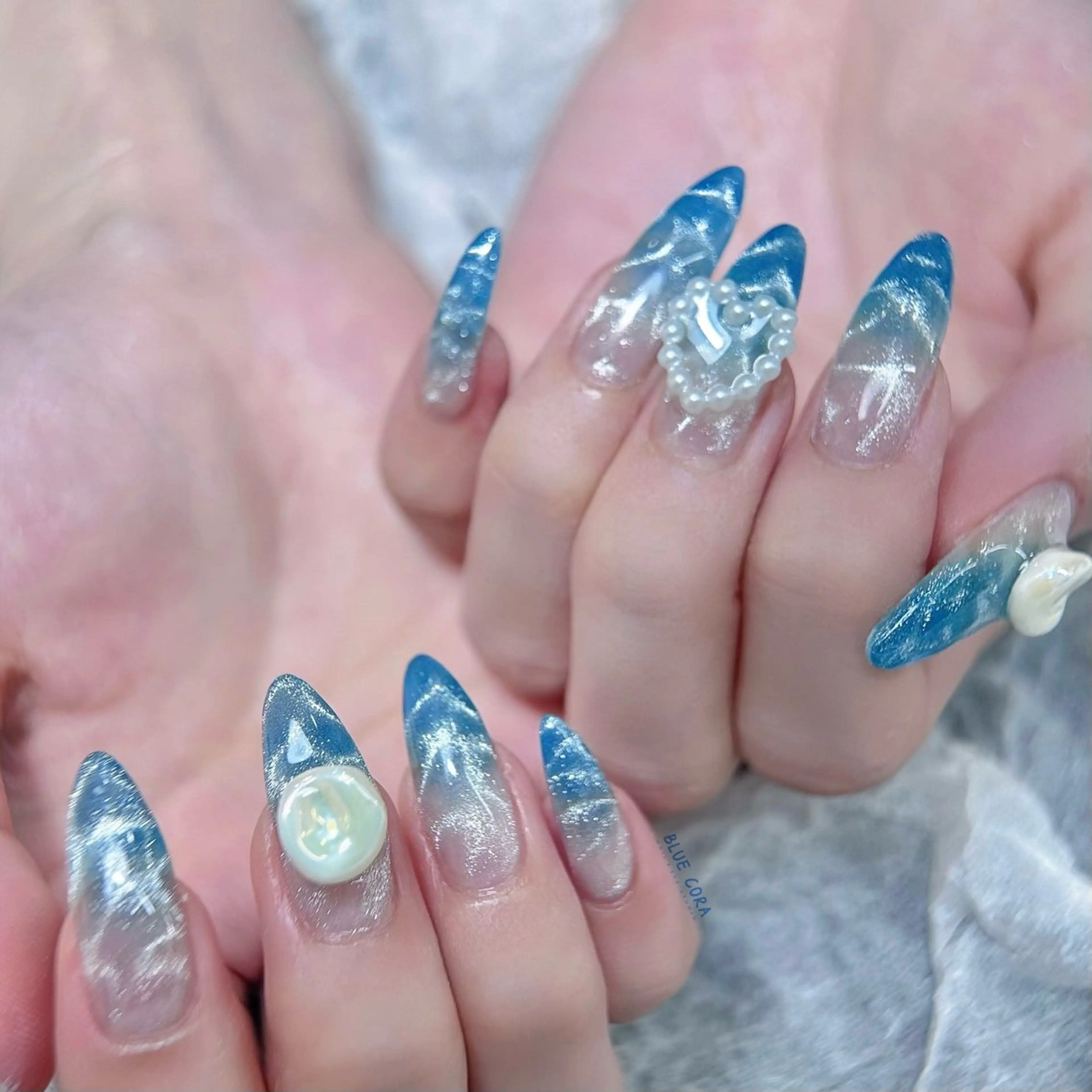 ネイル ハンドネイル ハンドケア BLUE CORA所属・BLUE CORAのネイルデザイン