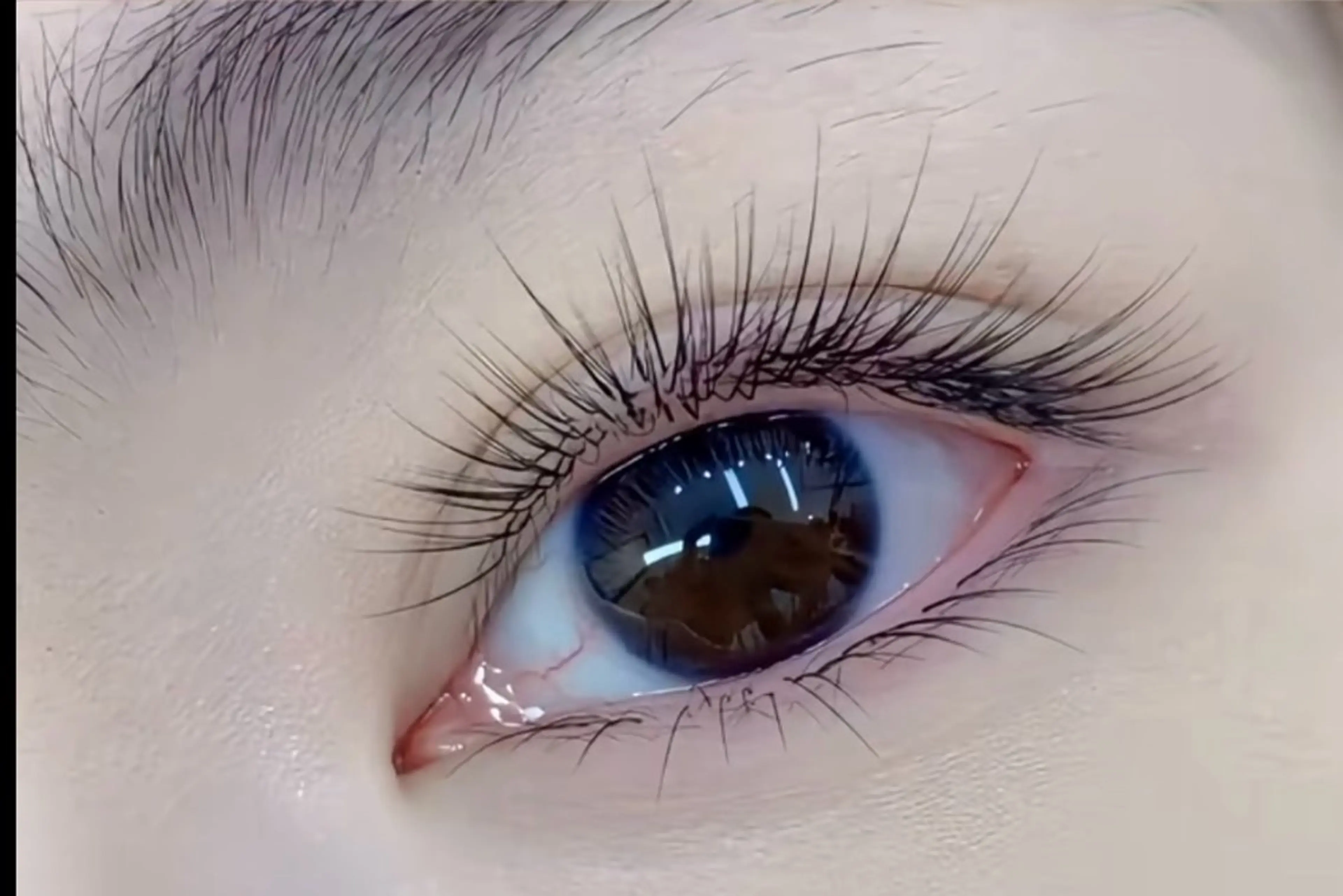 マツエク・マツパ 束感まつ毛 カラーマツエク フラットラッシュ パリジェンヌラッシュリフト まつげパーマ ミユ 横浜のマツエク・マツパデザイン