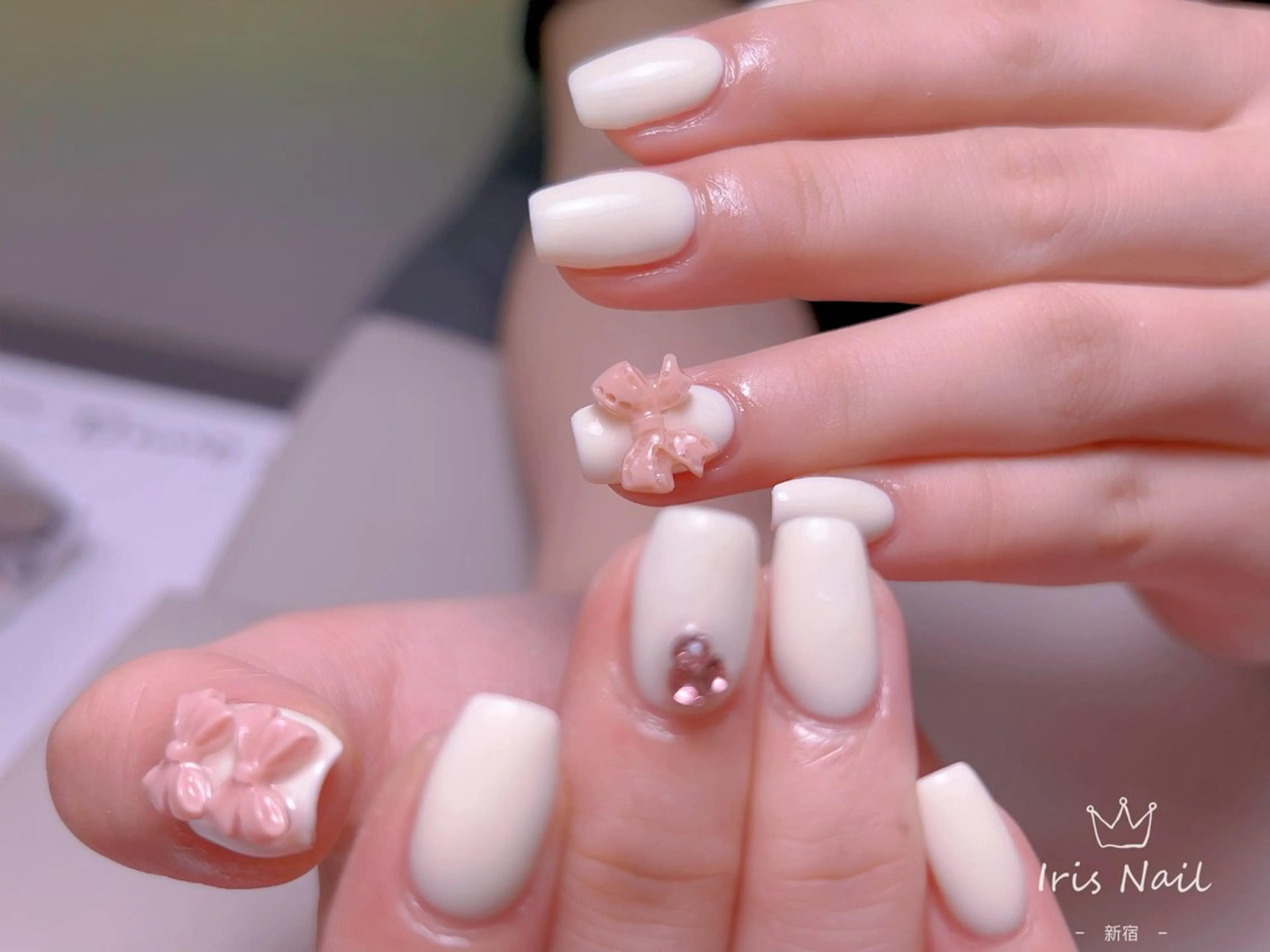 ネイル フレンチネイル ジェルネイル グラデーション 韓国ネイル マグネットネイル ハンドネイル 【長さ出し】 IRIS NAILのネイルデザイン