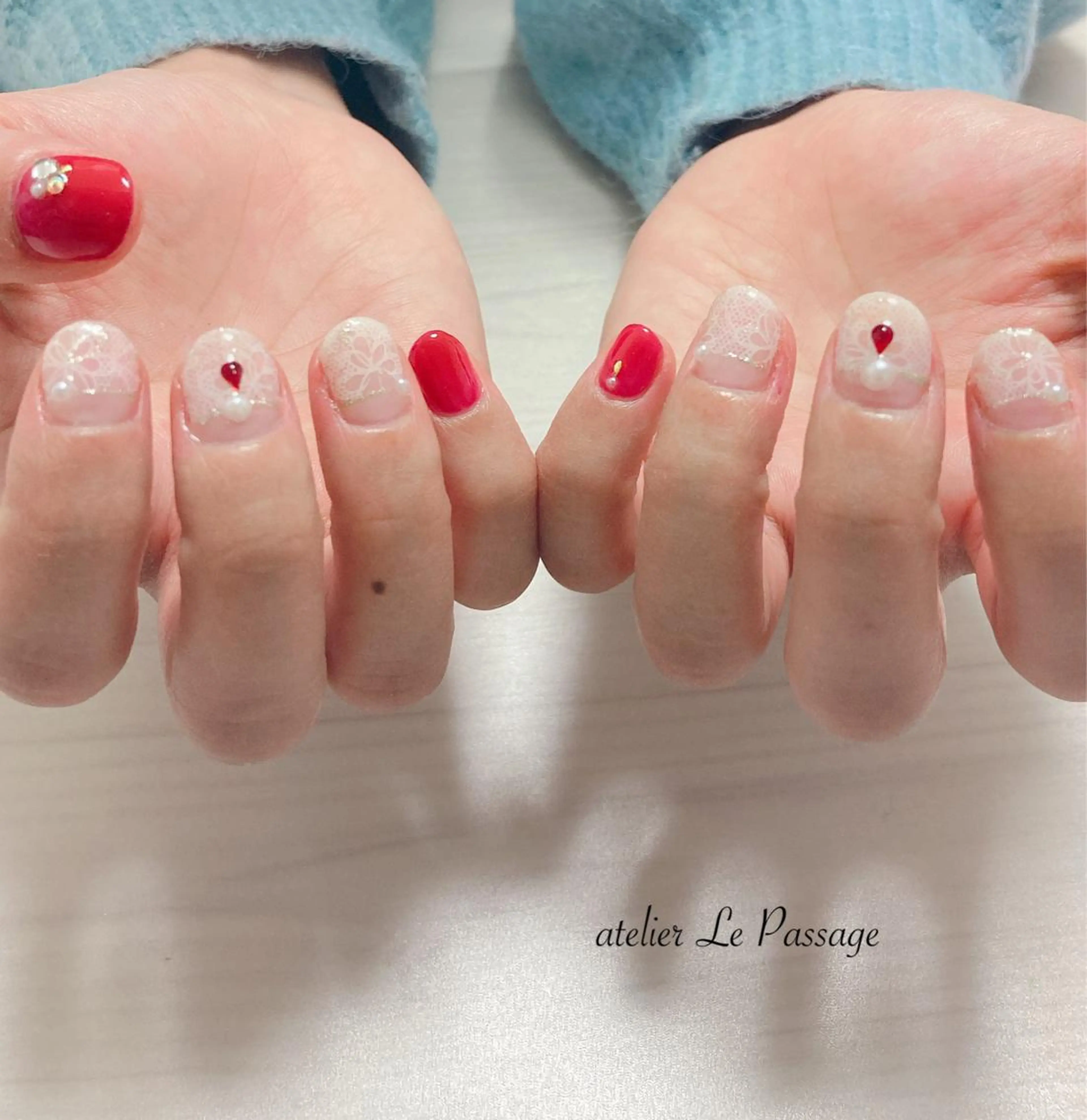 ネイル ジェルネイル レース ラメ(グリッター) パラジェル 赤色 ハンドネイル Atelier Le Passage所属・h nakatsukaのネイルデザイン