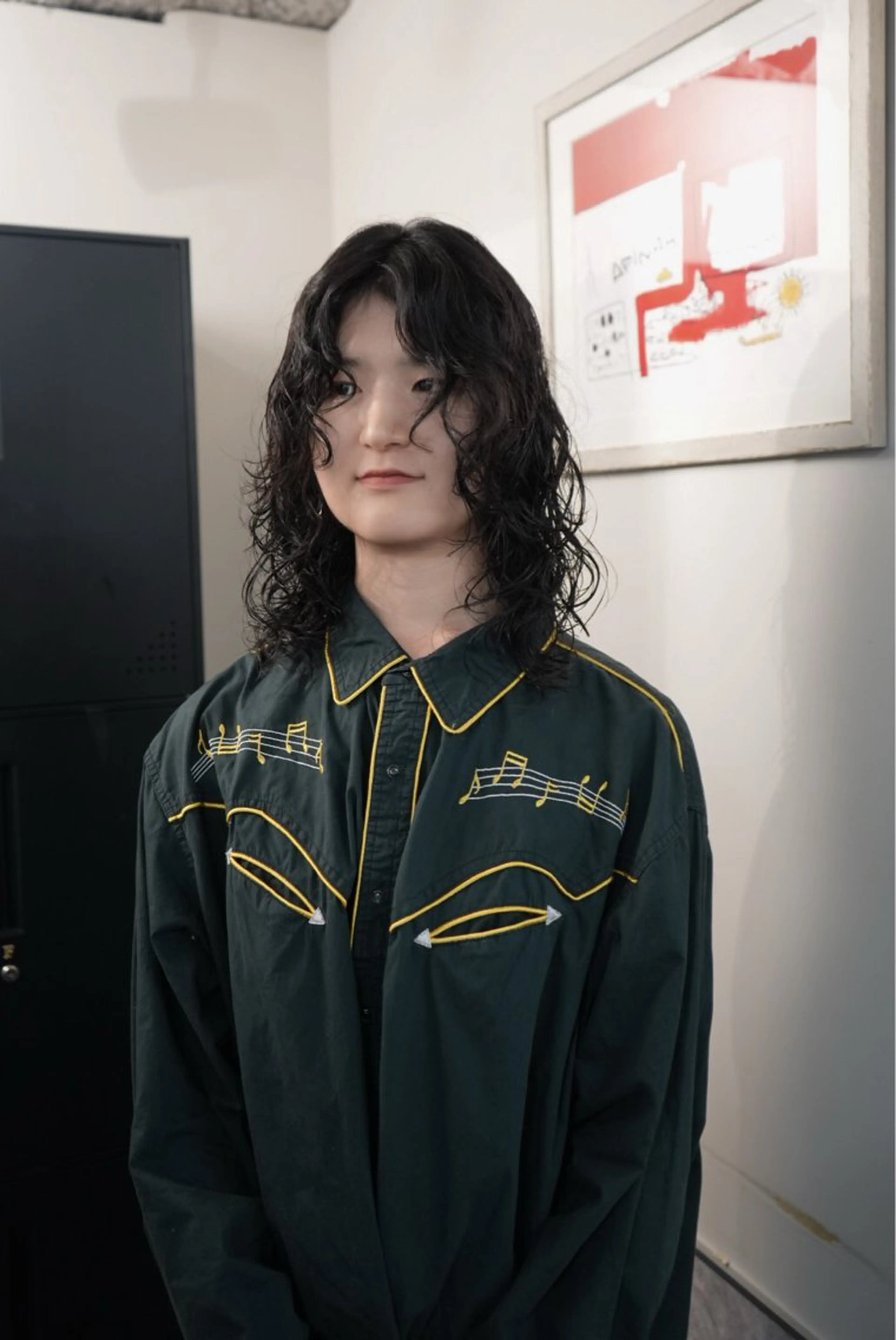 ミディアム パーマ ミディアムパーマ レイヤーカット カット パーマ トリートメント 新宿/ハイトーン /パーマ/戸羽のヘアスタイル