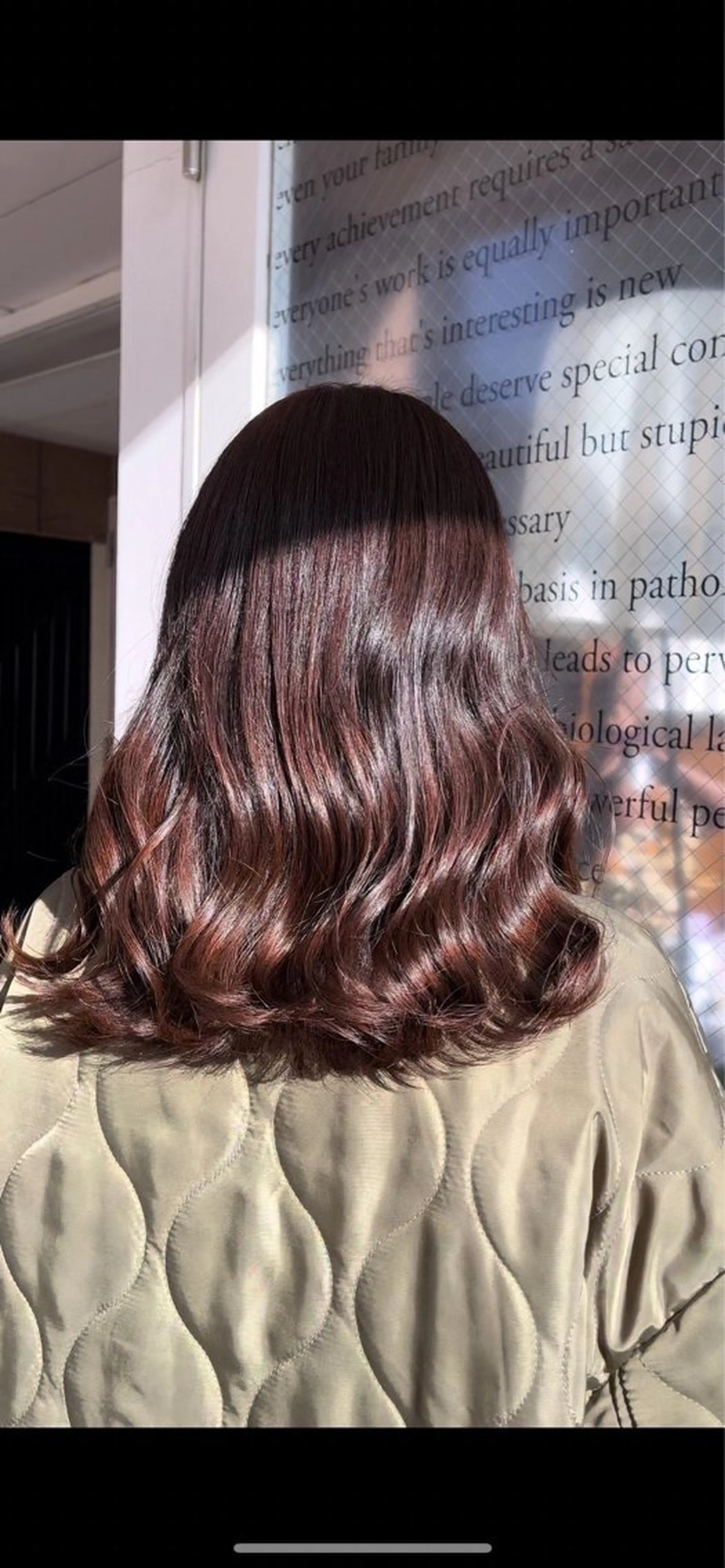 ミディアム まみ/暖色カラー /デザインカラーのヘアスタイル