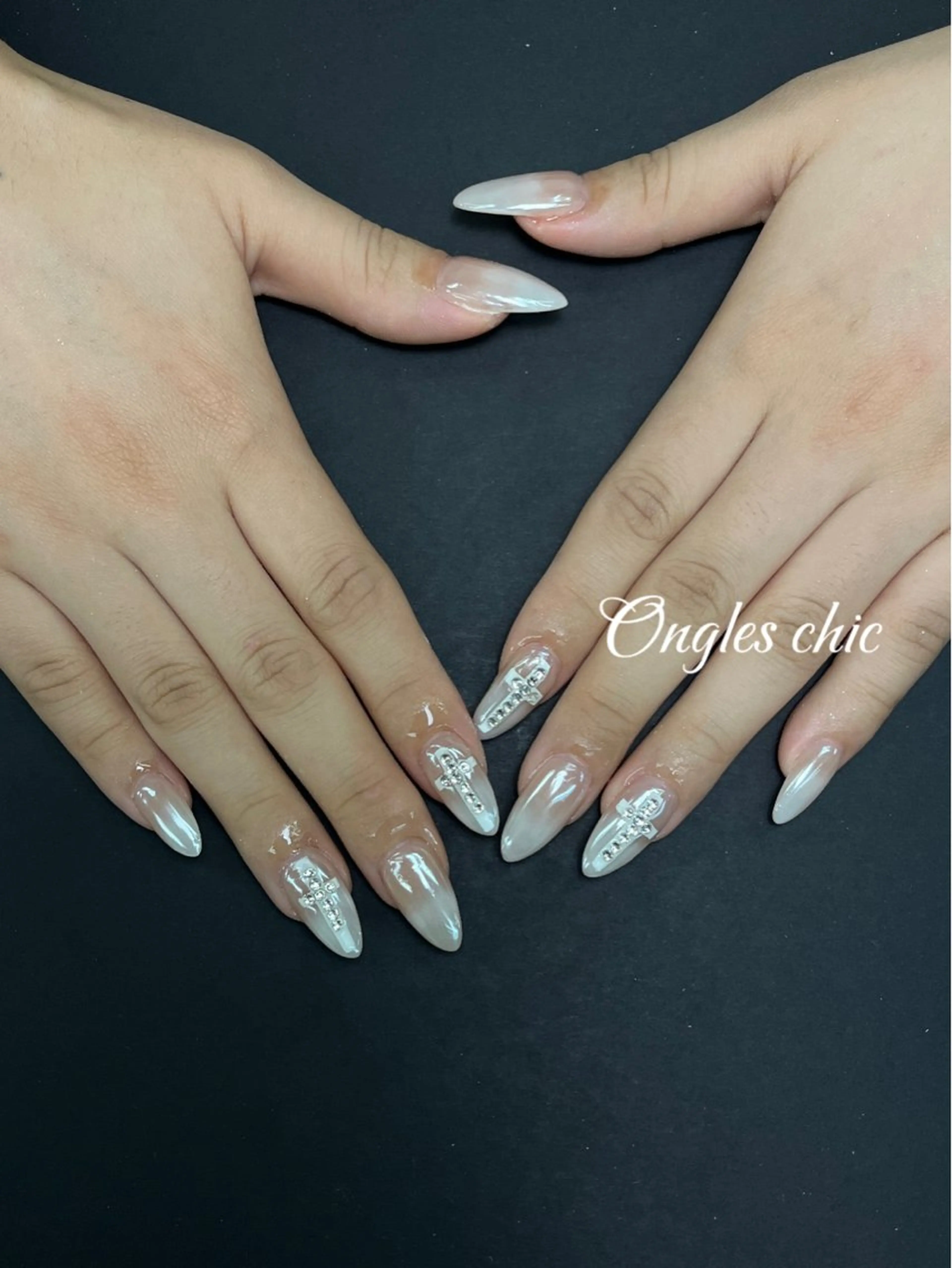 ネイル ハンドネイル ongles chicのネイルデザイン
