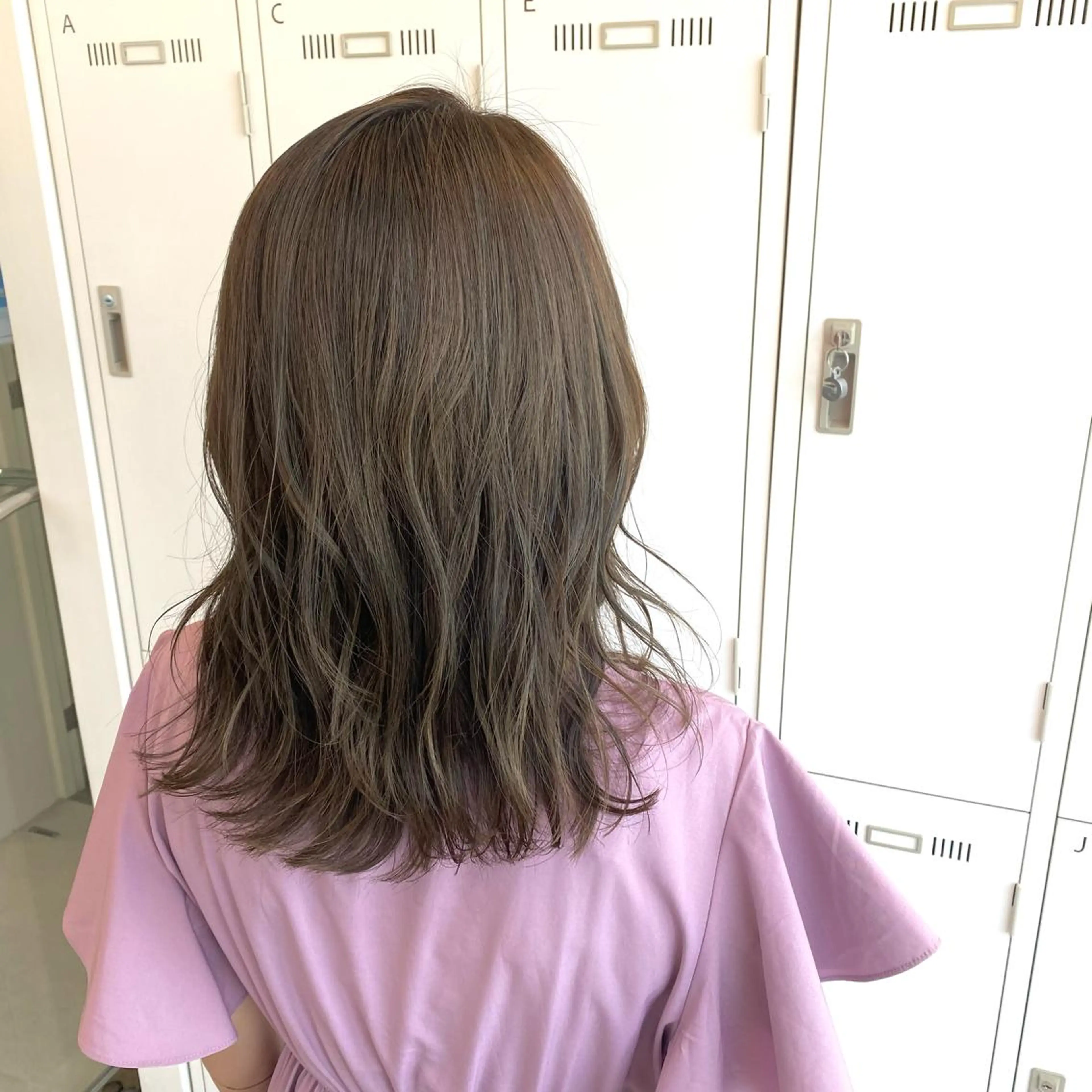 ミディアム カラー YUNA ユウナのヘアスタイル