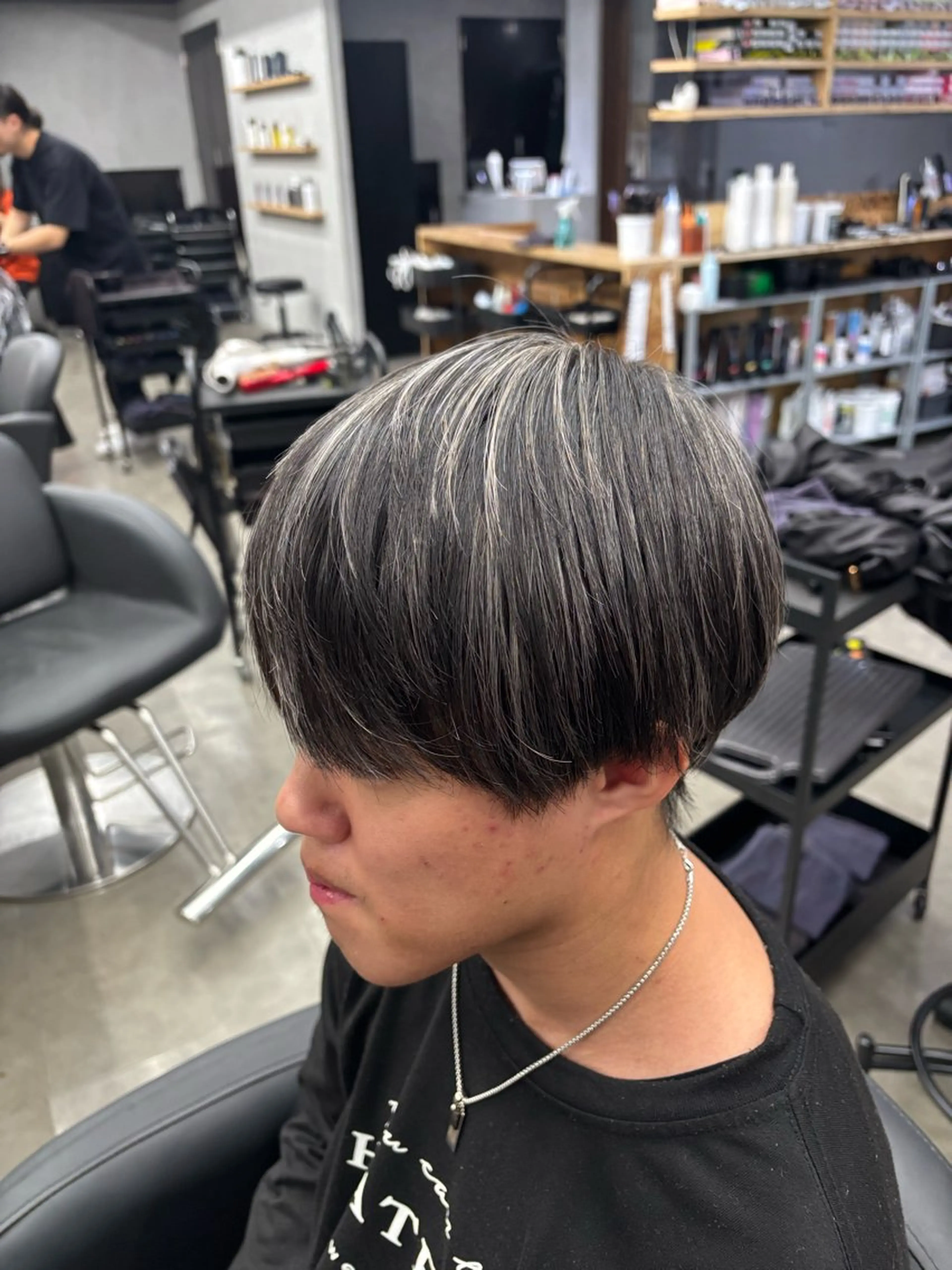 ショート カラー メンズ メンズブリーチ メンズハイライト ブリーチ ハイライトカラー ハイライト カット ヘアカラー トリートメント メンズ支持率NO.1 マサキのヘアスタイル