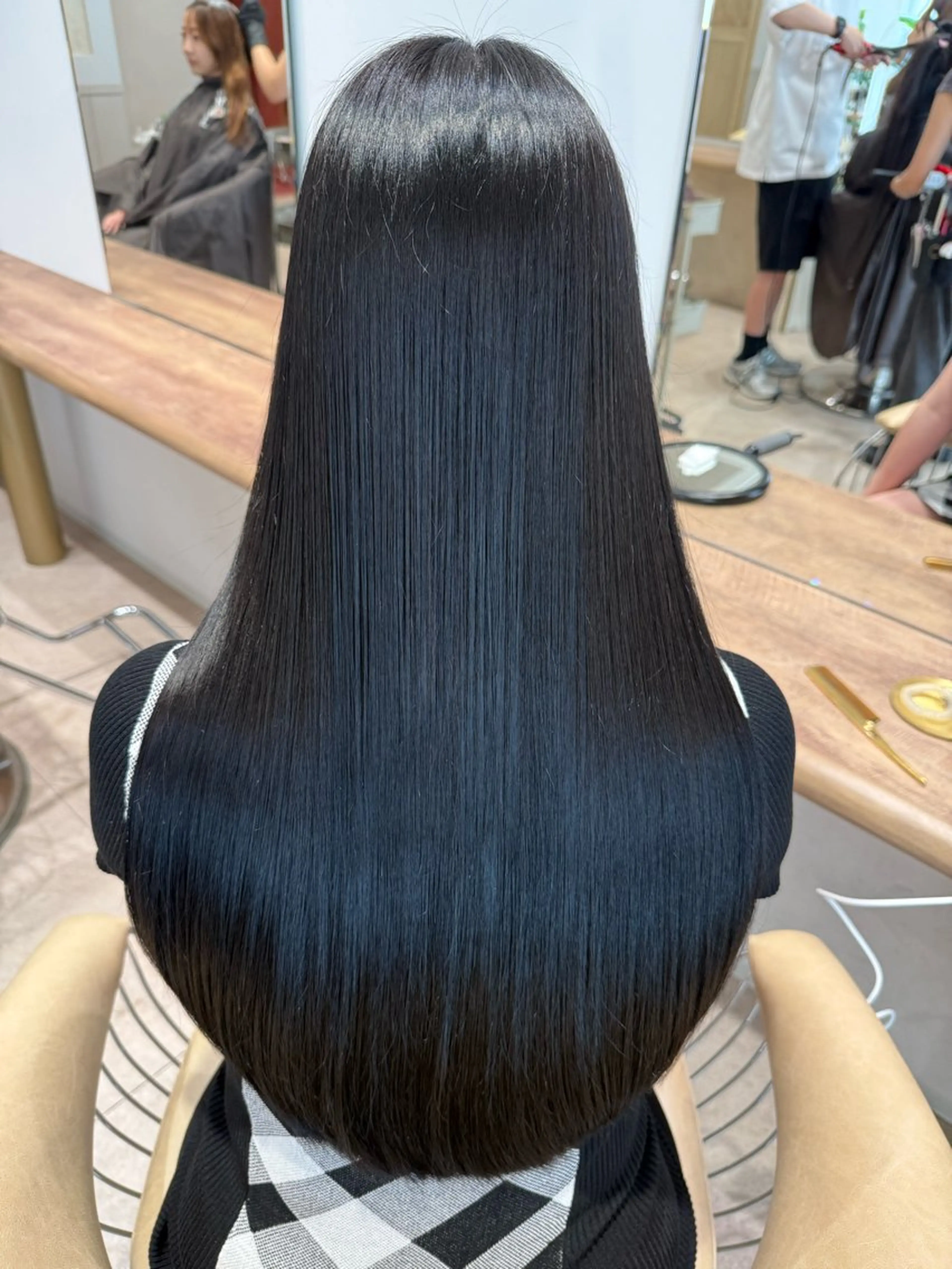 ロング カット ヘアカラー 縮毛矯正 トリートメント 彼ウケ抜群🎀垢抜け 艶暗髪🪞一輝のヘアスタイル