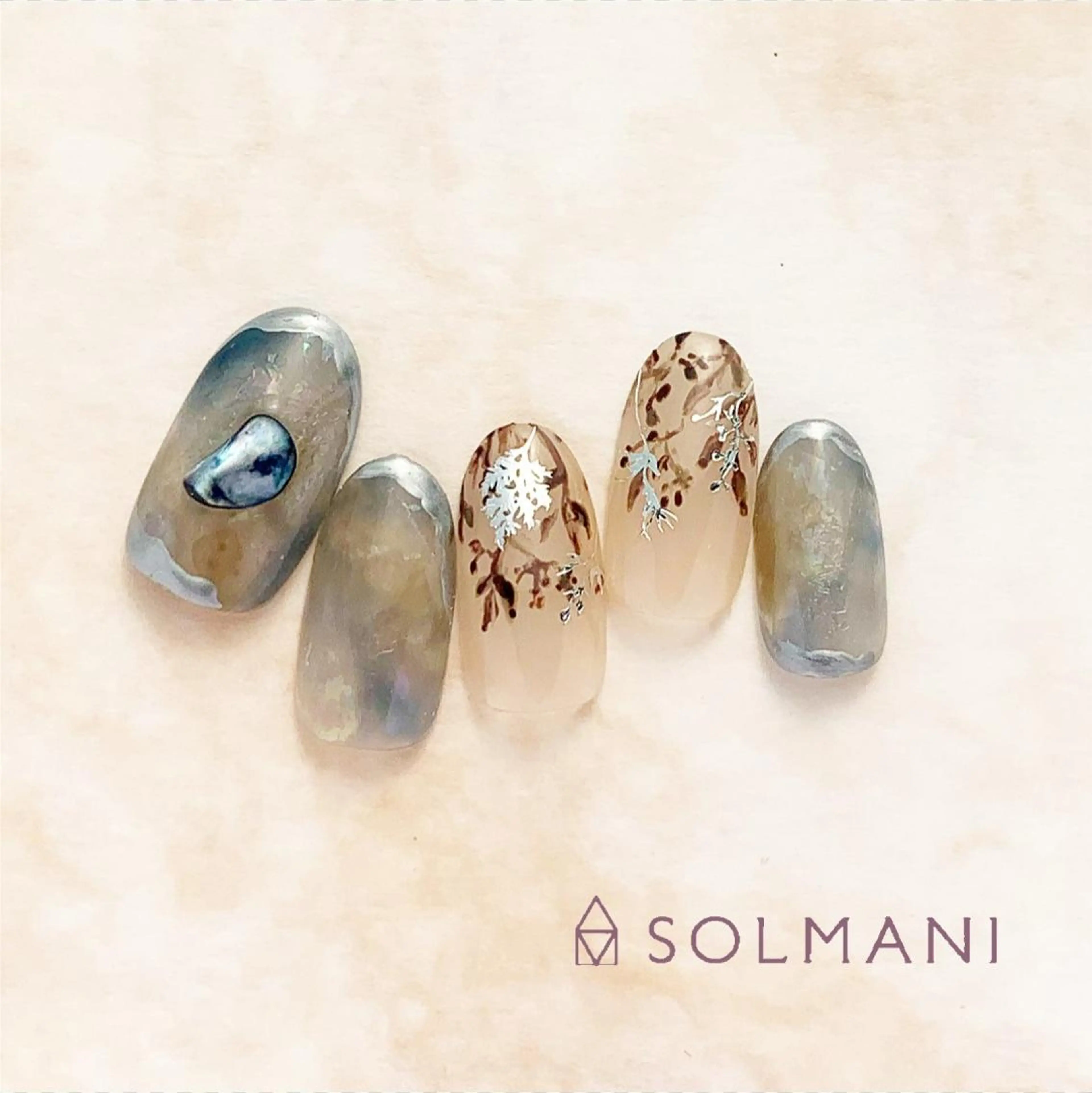 ネイル ニュアンスネイル SOLMANI 予約担当のネイルデザイン