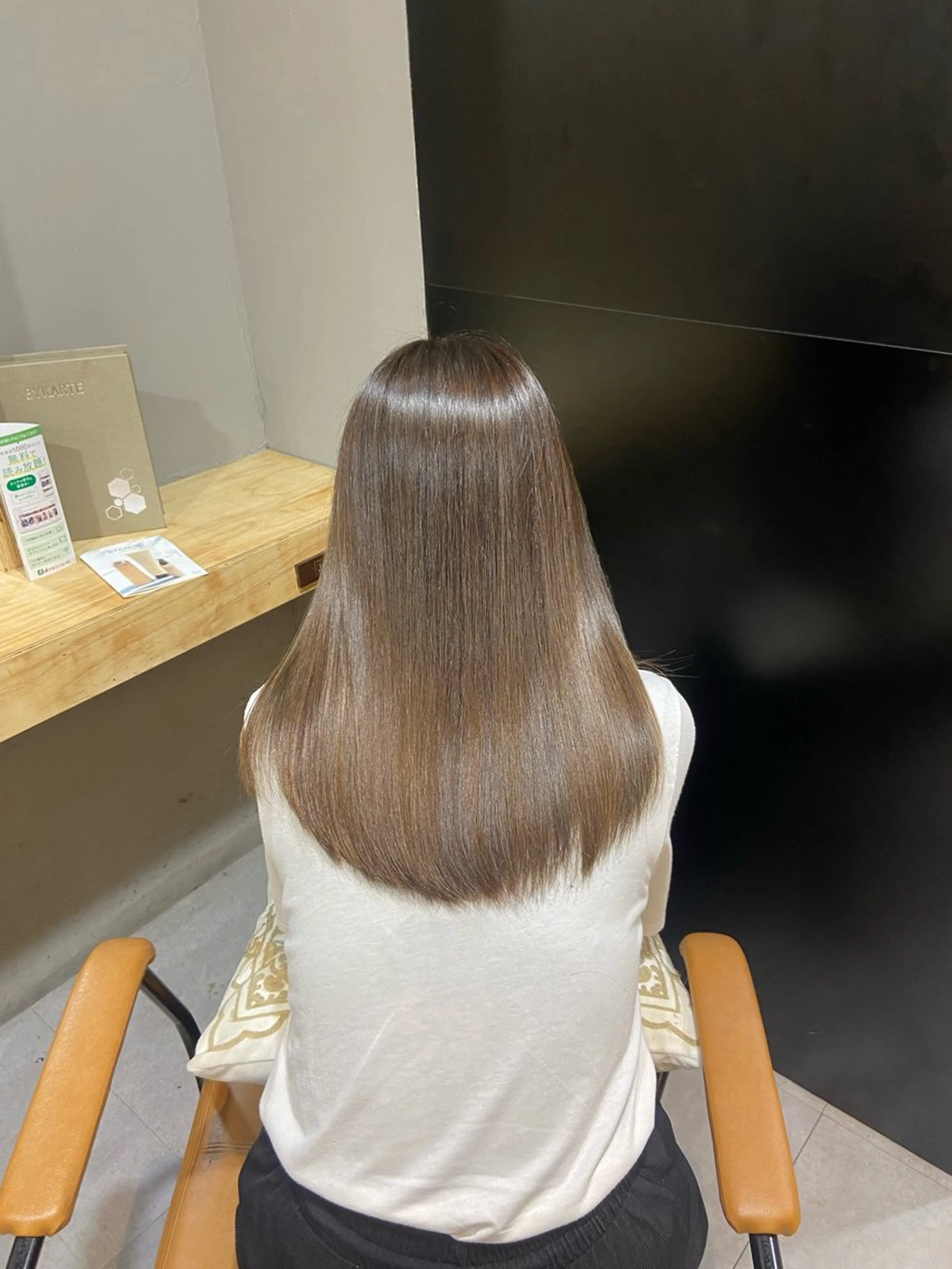 ロング 加藤 詩流のヘアスタイル