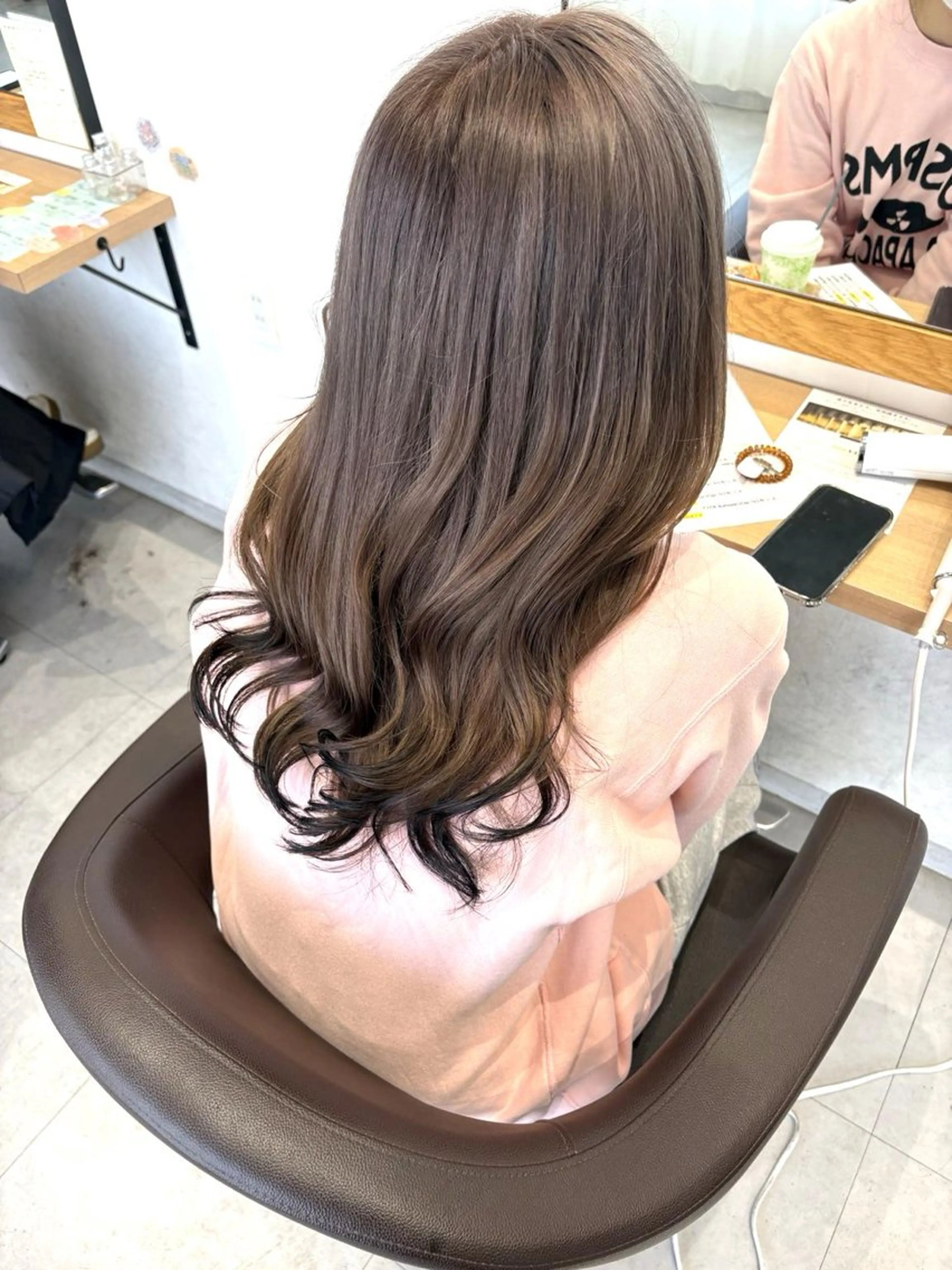 カラー 艶カラー/レイヤー /chere 金剛店のヘアスタイル