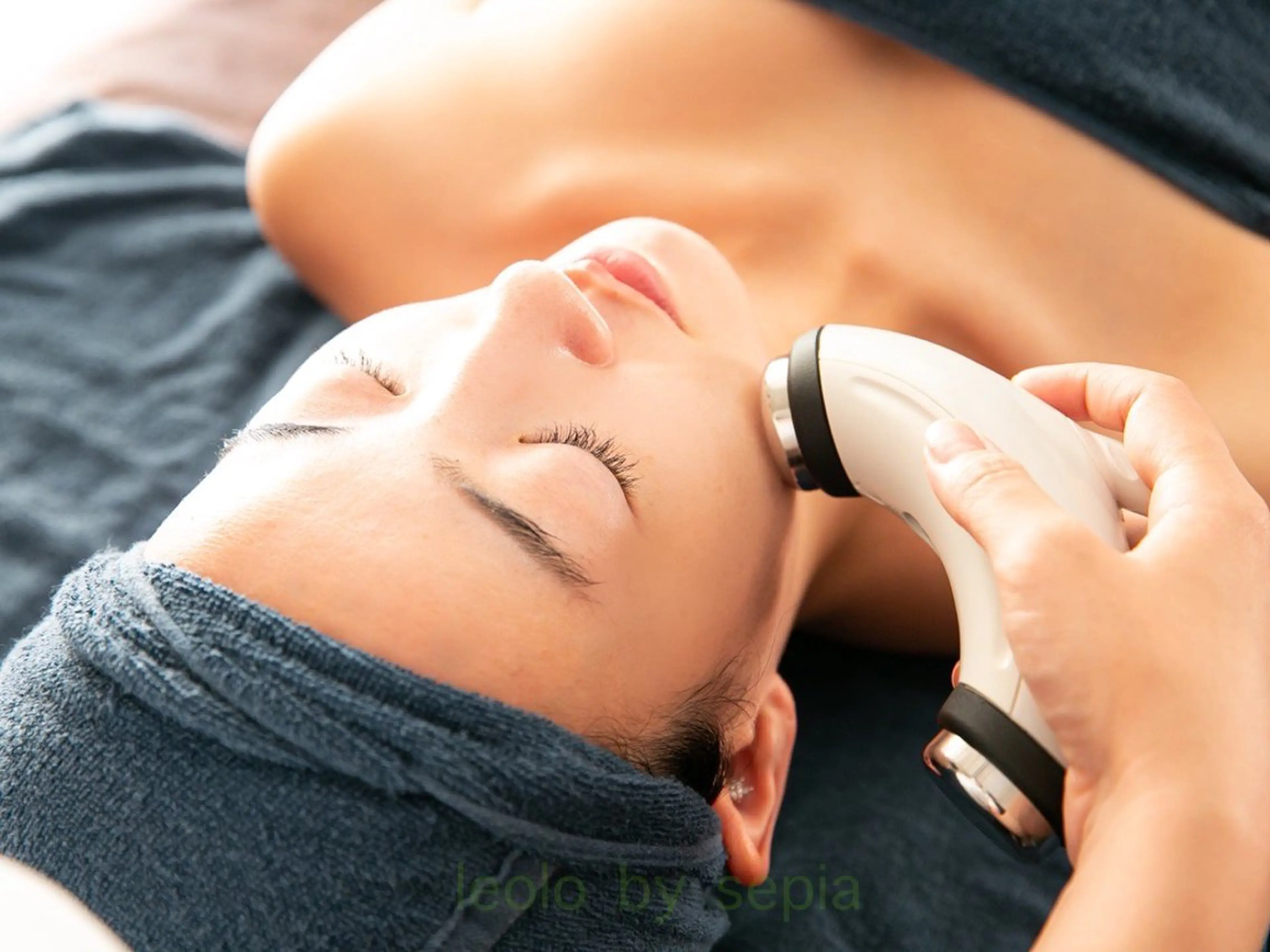 【回数券/ご利用条件あり】(6回コース)超音波を使用したお顔全体のリフトアップ◎たるみや毛穴開き、ほうれい線などの写真