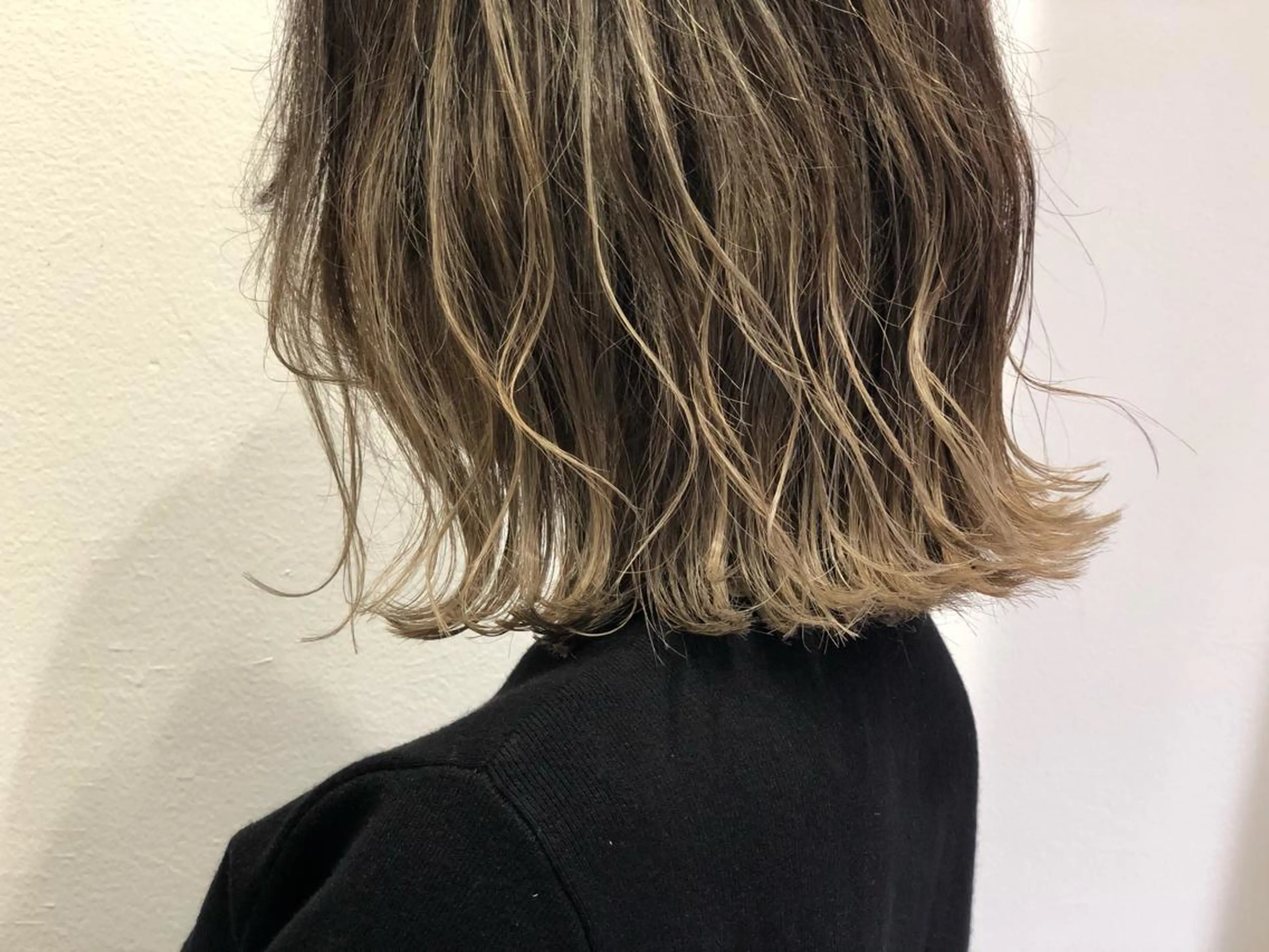 ショート カラー グレージュ ハイライトカラー ハイライト ヘアカラー トリートメント Tao所属・藤川 大智のヘアスタイル