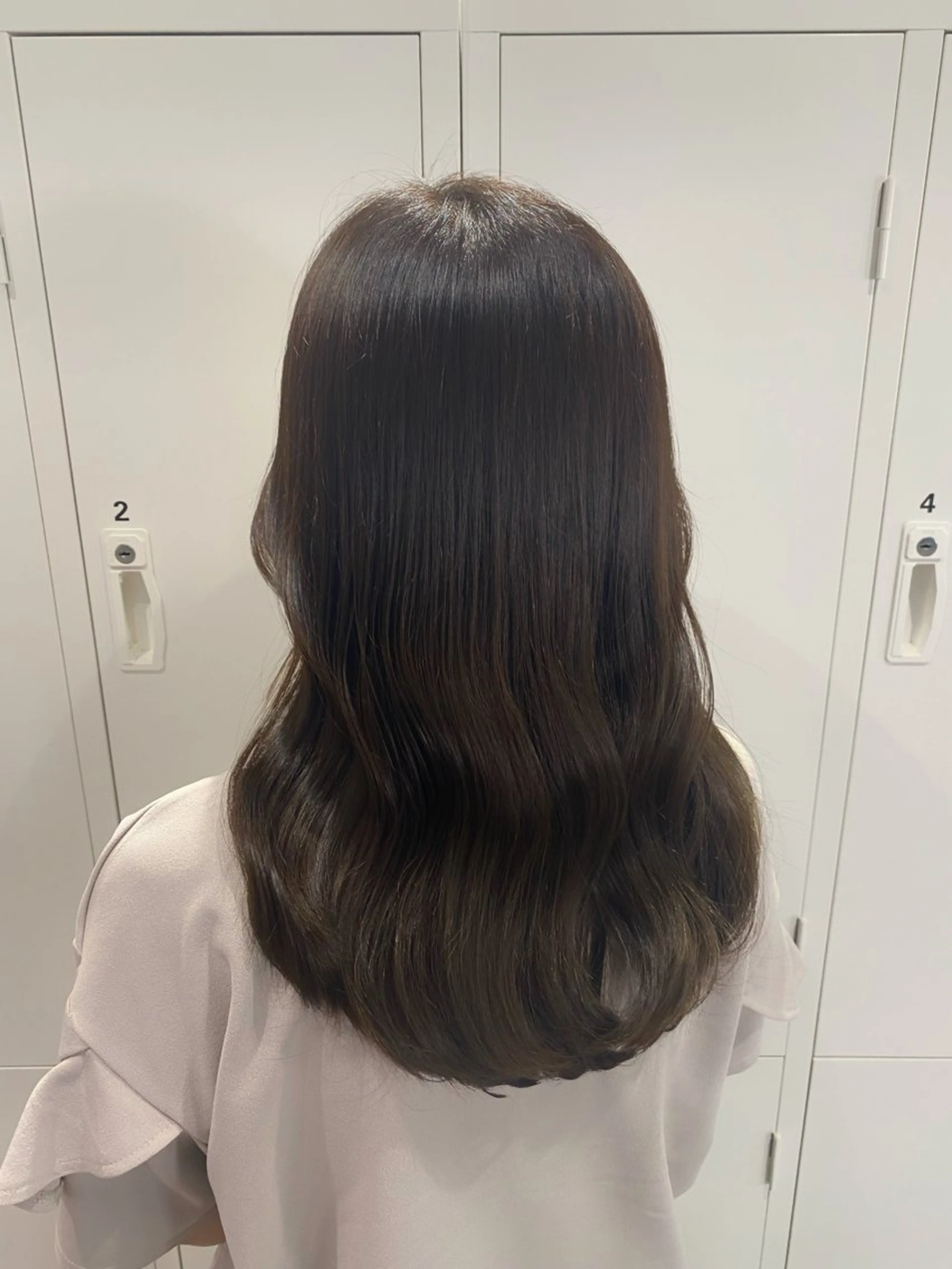 セミロング カラー shiori/透明感 /顔周り/髪質改善のヘアスタイル