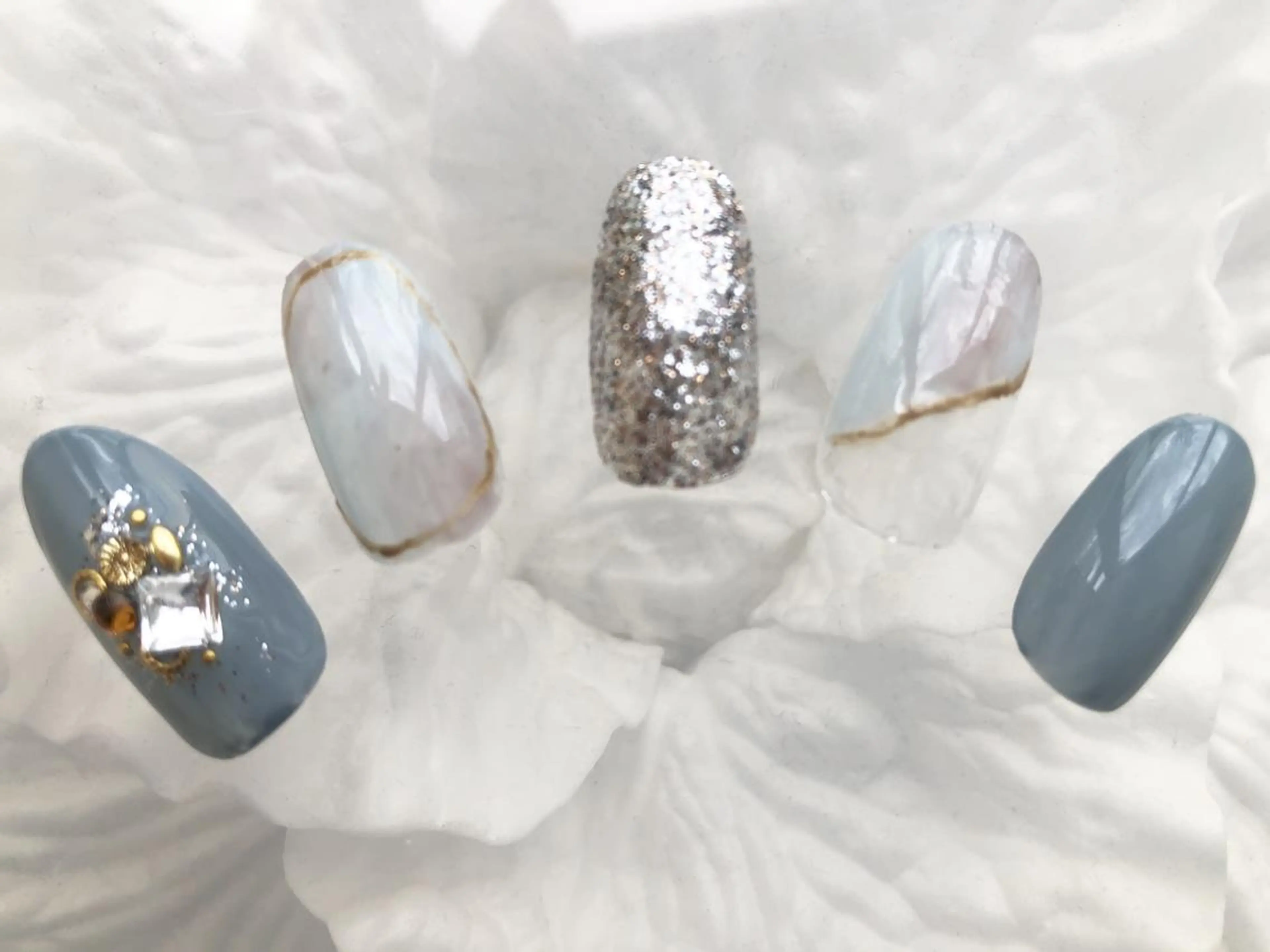 ネイル 【尾下】 ロイヤル•セラピストのネイルデザイン