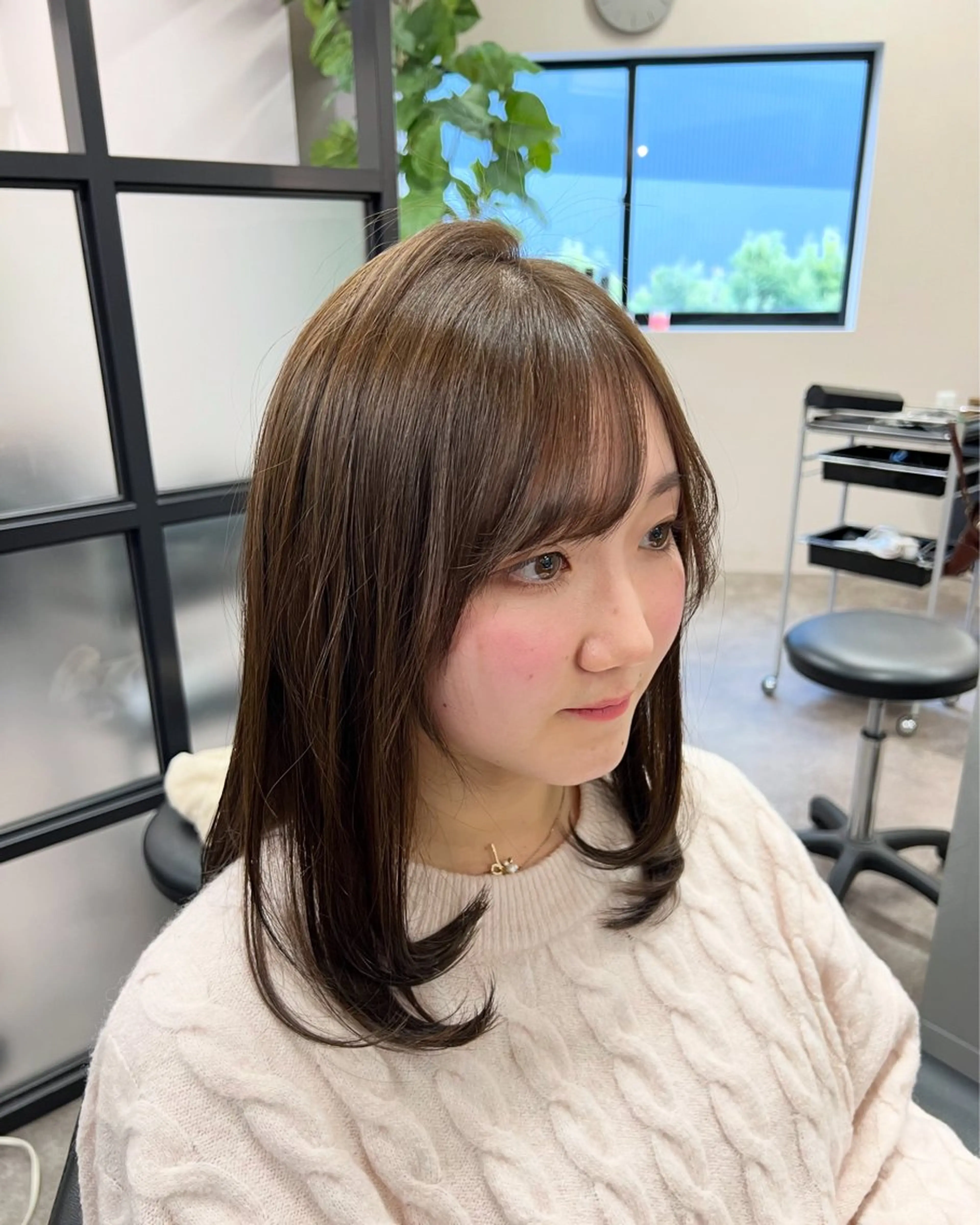 セミロング カラー ベージュカラー 透明感カラー ミント ミントベージュ レイヤーカット 名古屋/伏見/ 小久保彰馬のヘアスタイル