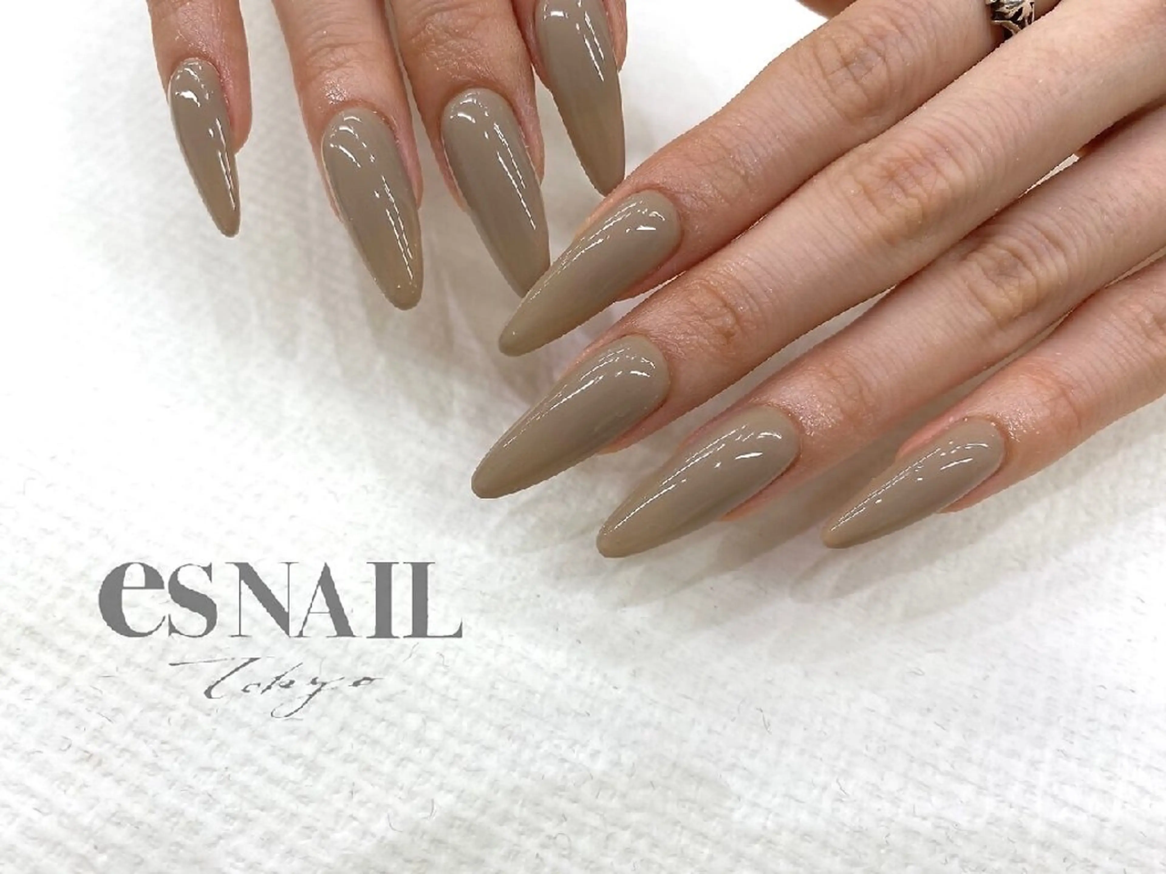 ネイル esNAIL新宿西口店所属・本田 きょうかのネイルデザイン