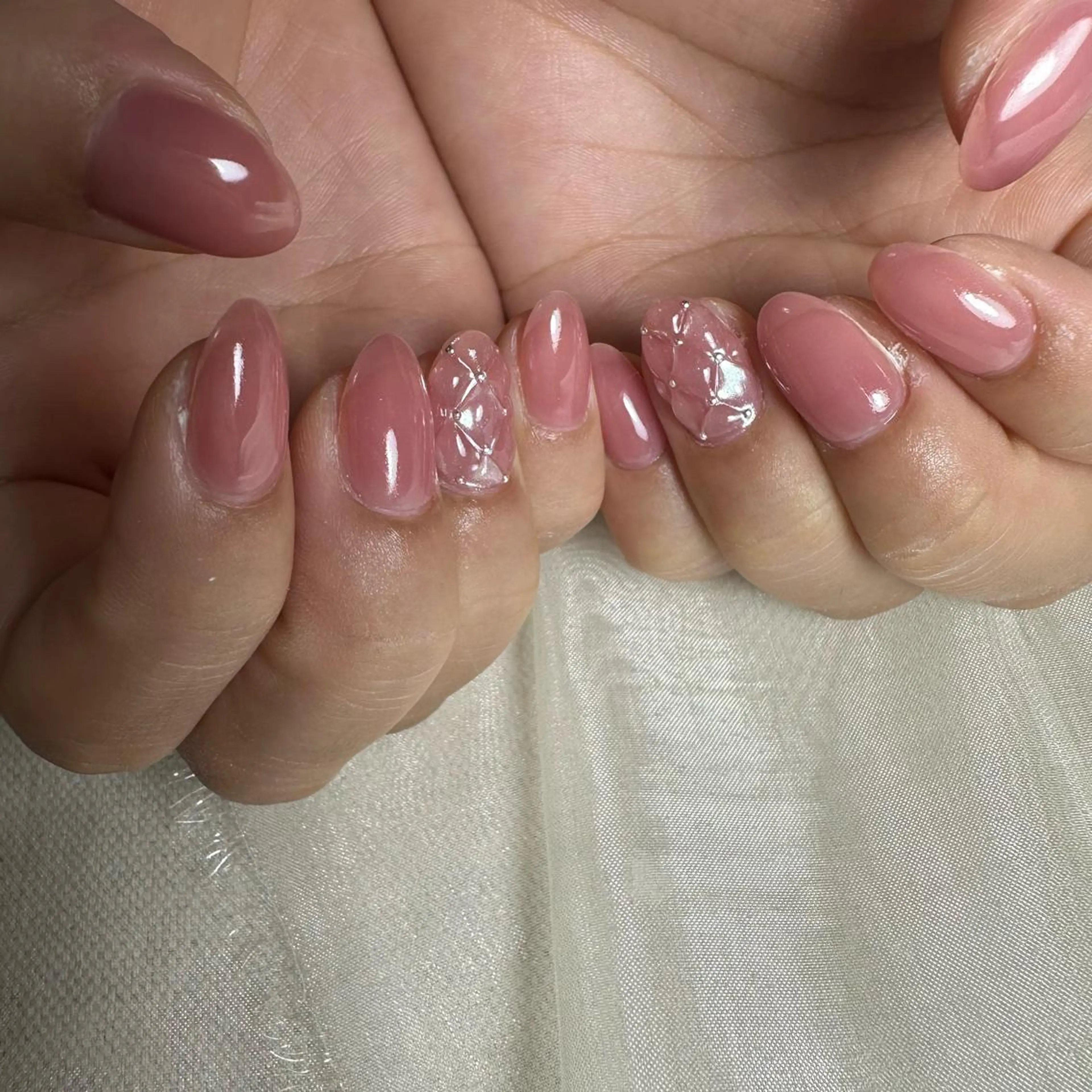 ネイル repos~ルポ~所属・里見 麗のネイルデザイン