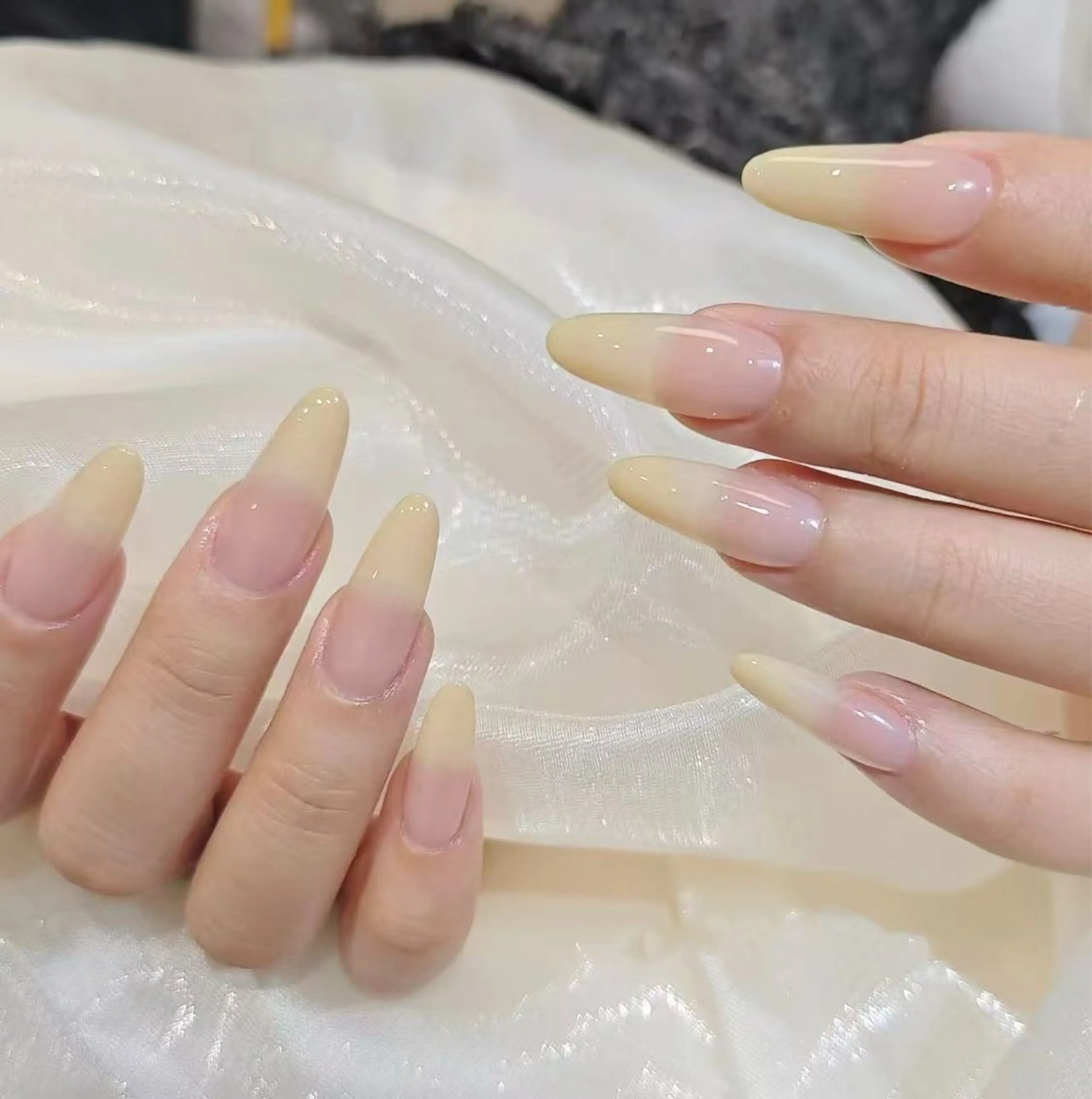 ネイル オーロラネイル フラワーネイル フットネイル フレンチネイル ジェルネイル ハンドネイル ハンドケア BabyYouMi nailのネイルデザイン