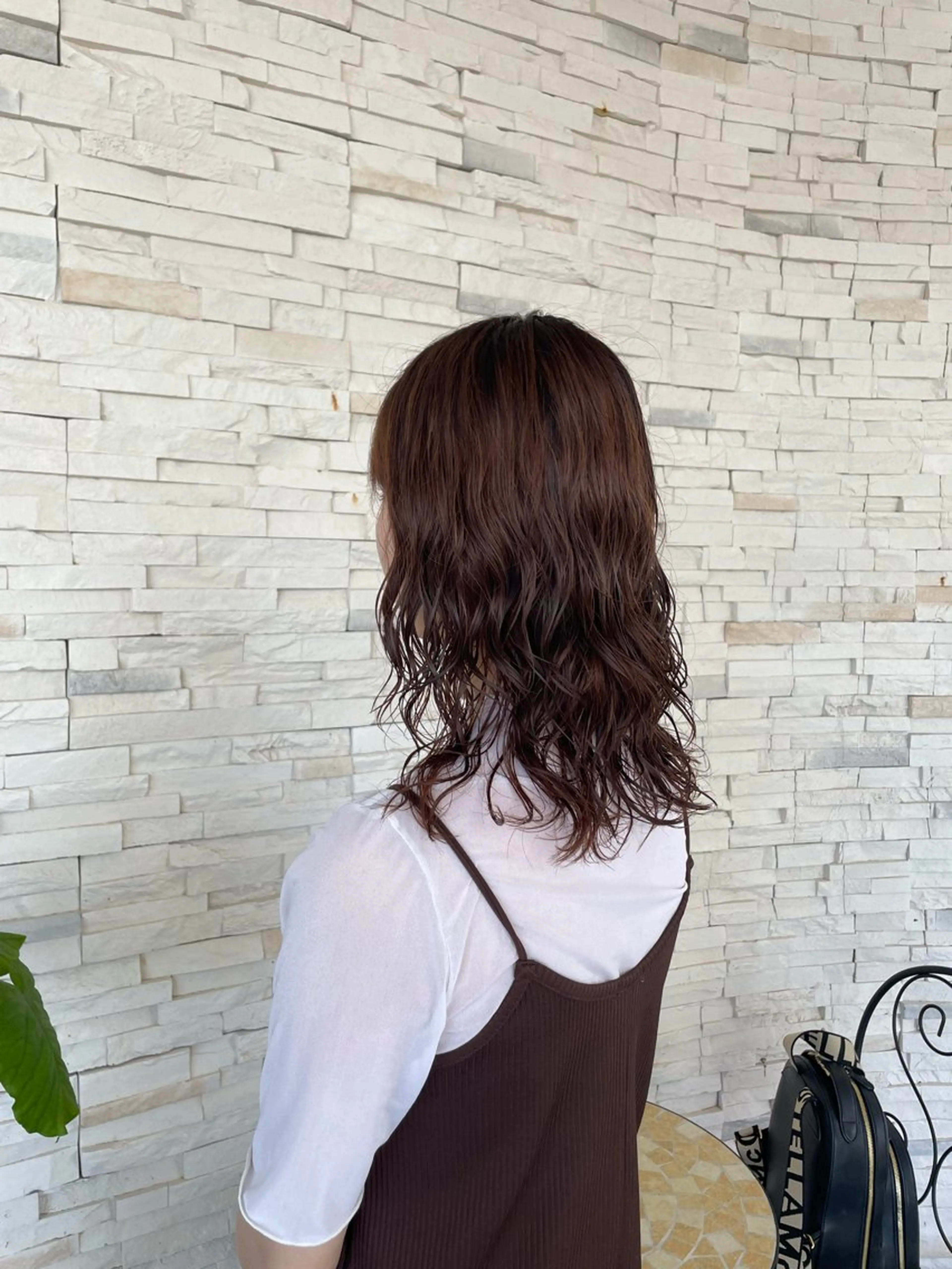 ミディアム パーマ ミディアムパーマ カット ヘアーメイクデビュー所属・新里 涼花のヘアスタイル