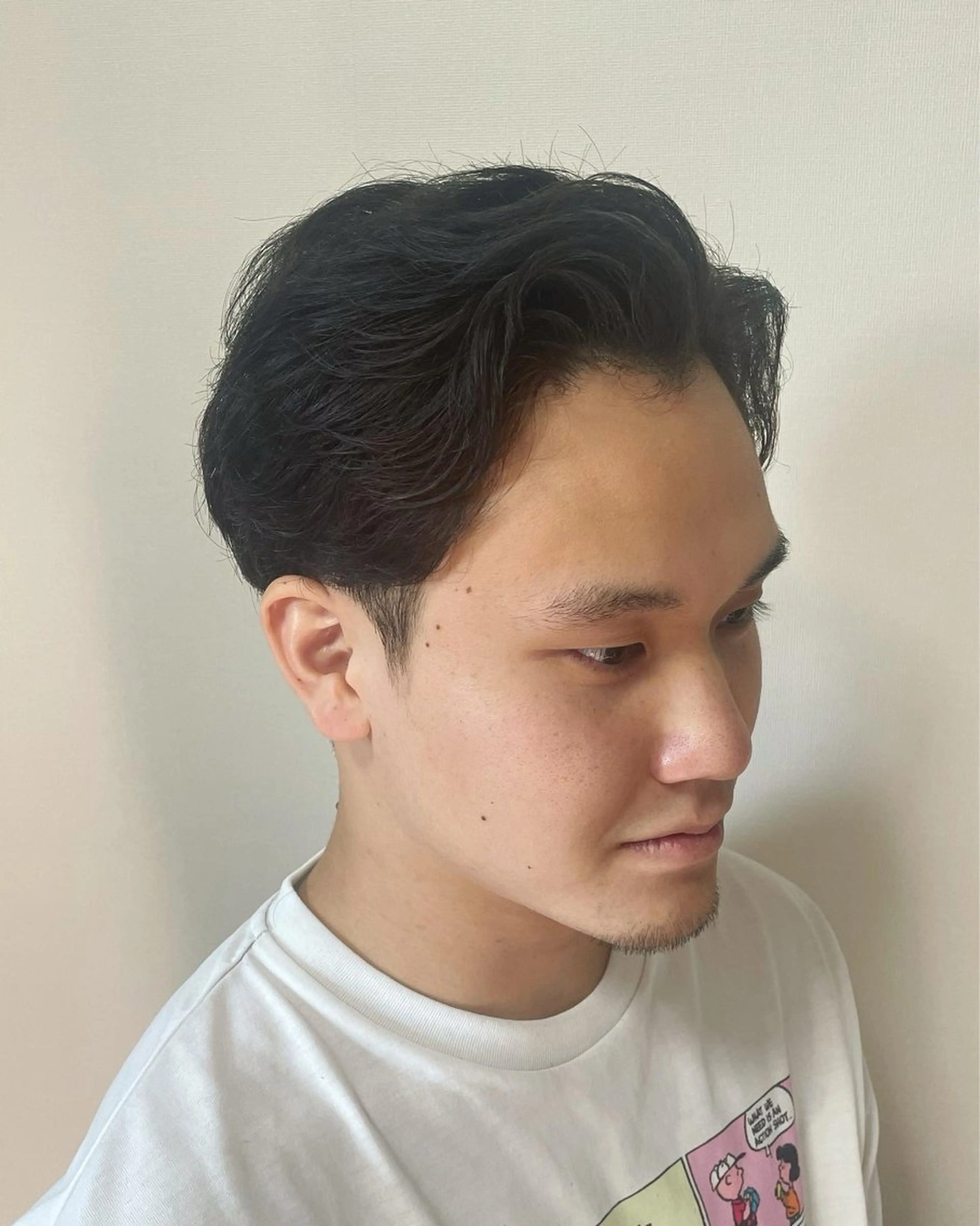 ショート パーマ メンズ ビジネス ダウンパーマ フェードカット フェザーパーマ メンズ就活ヘア ブリーチなしカラー /メンズパーマ/原宿のヘアスタイル