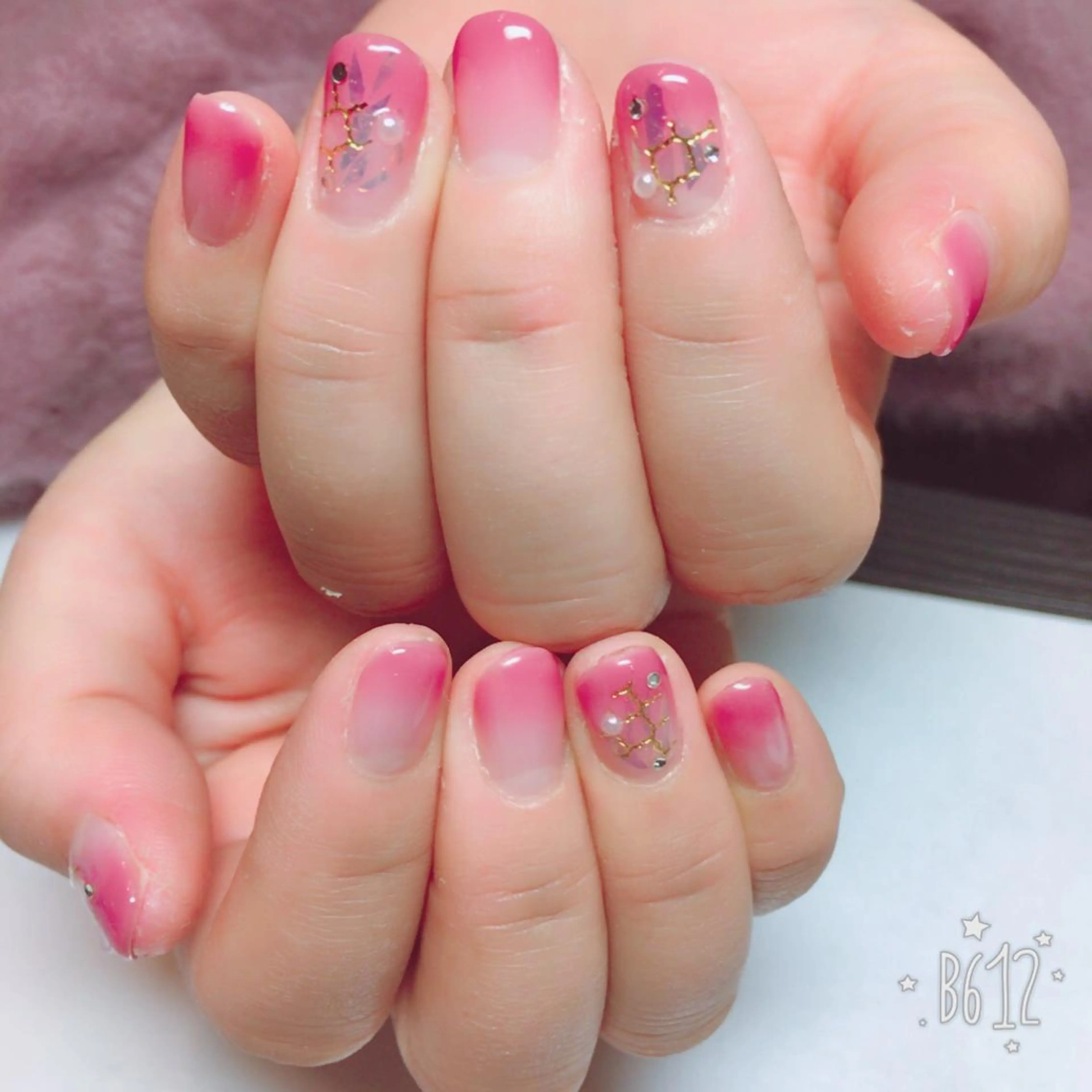 ネイル グラデーション ハンドネイル THECOLORS所属・近貞 莉奈のネイルデザイン