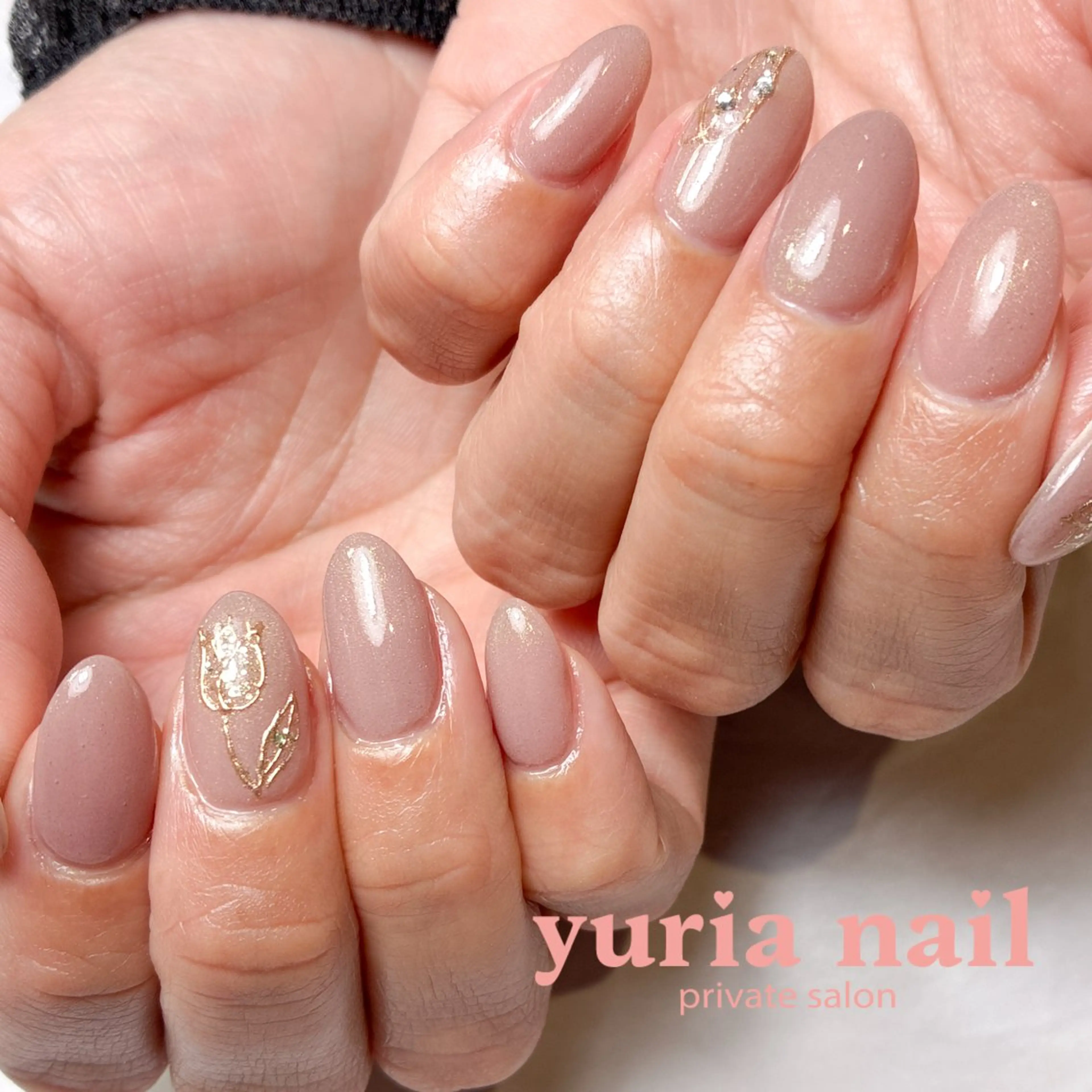 ネイル アートネイル フラワーネイル ゴールド グリーン マグネットネイル ハンドネイル 小林 ゆりあのネイルデザイン