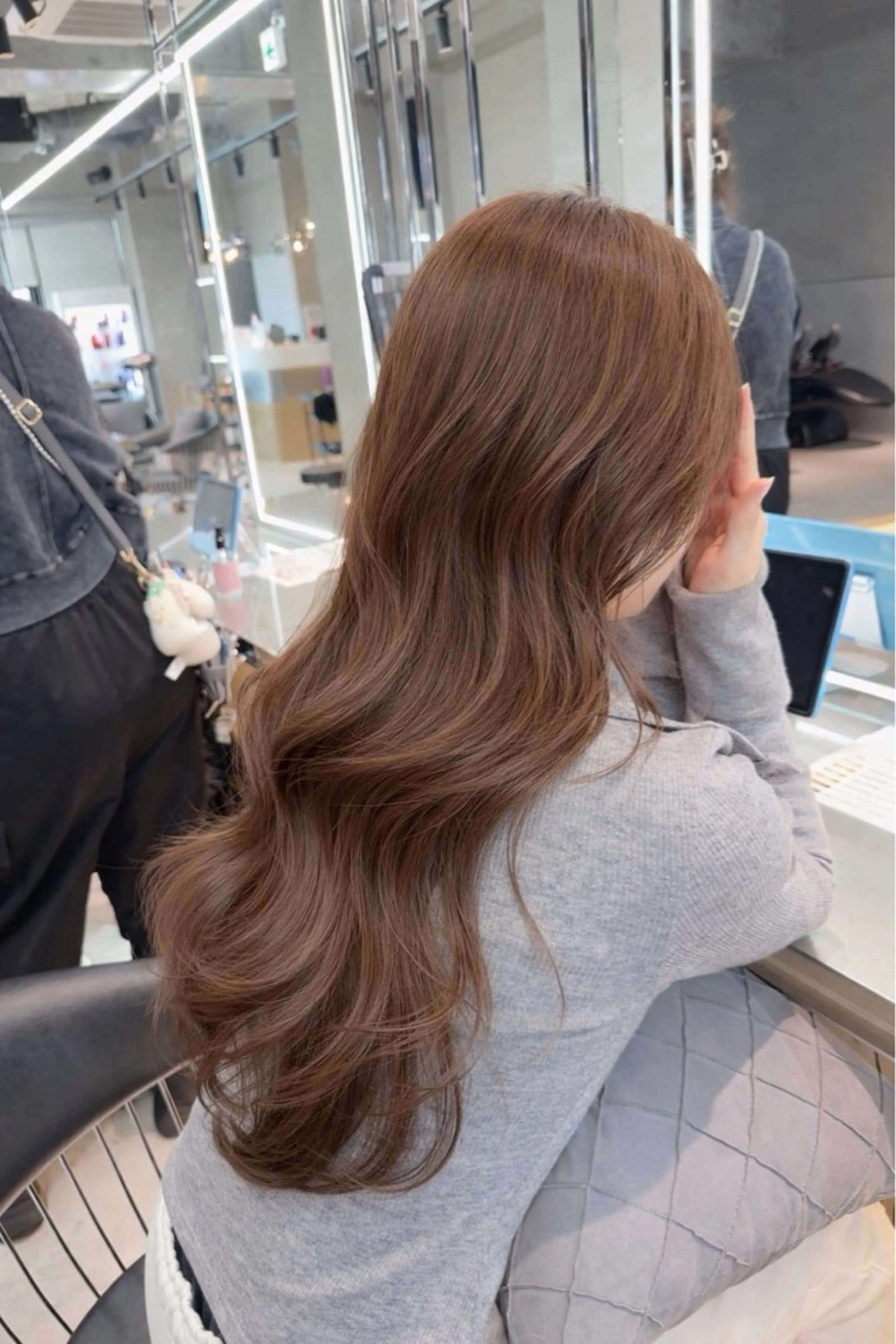 ロング カラー ヘアアレンジ ベージュカラー ブリーチ 透明感カラー ブリーチなしカラー 髪質改善 【博多髪質改善】 吉村　清志のヘアスタイル