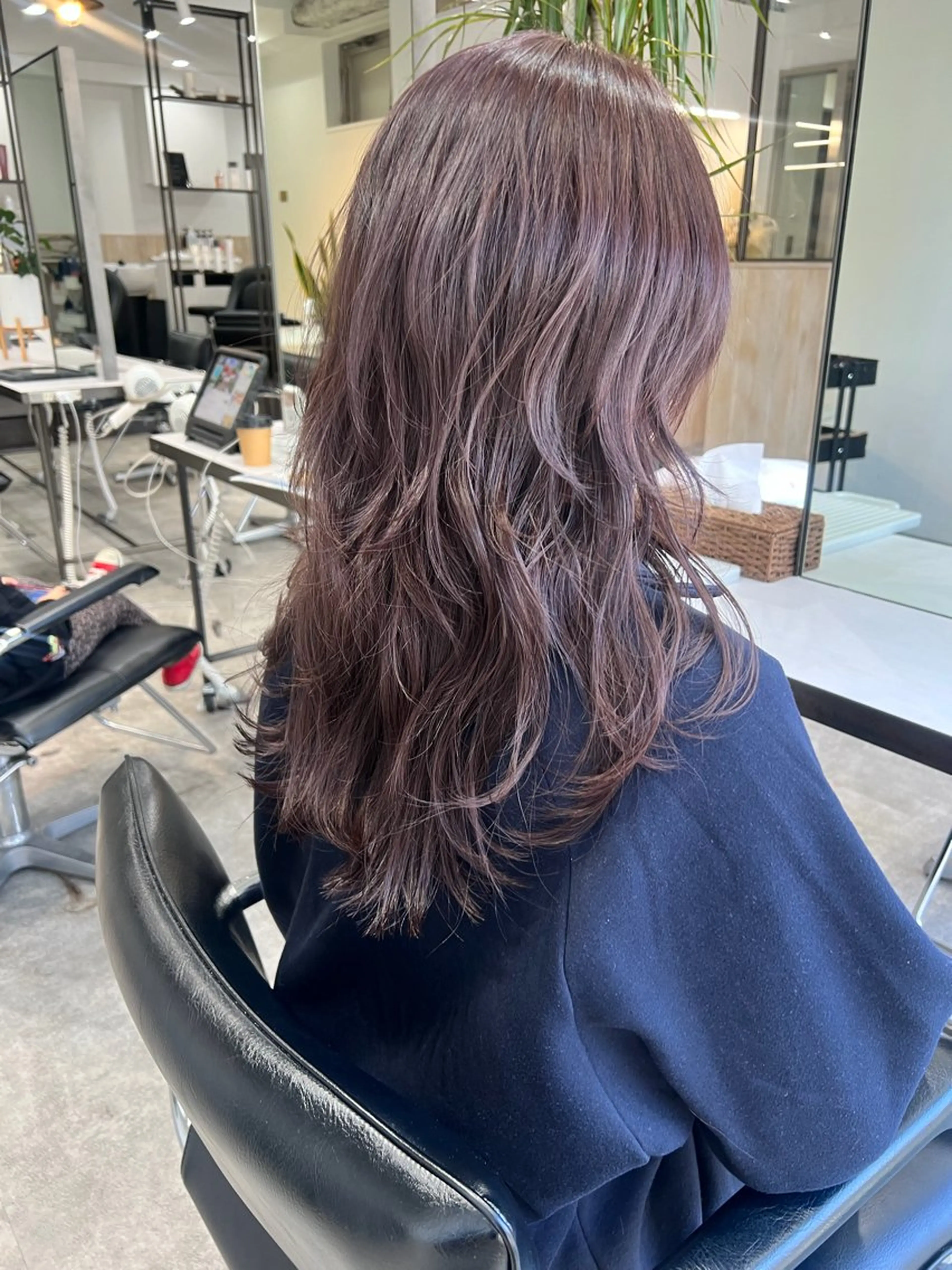 ロング カラー Aika LA.MIUのヘアスタイル