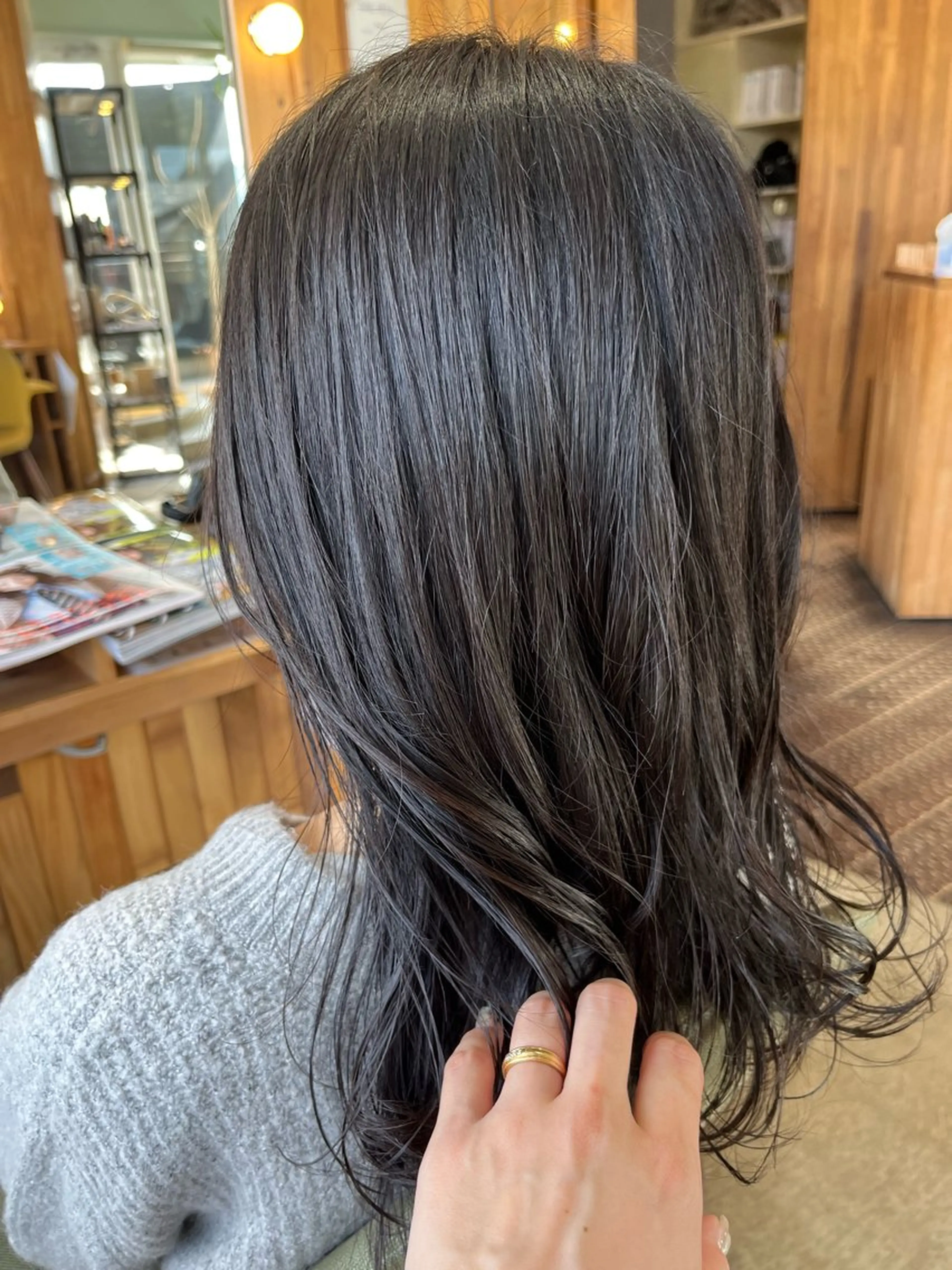 セミロング 長南 やよいのヘアスタイル